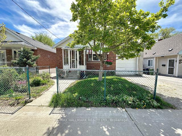 Photo 2 of 27 Adair Road, Toronto, O'Connor-Parkview — HOMEH