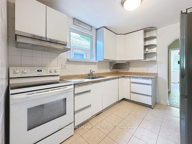 Photo 11 of 27 Adair Road, Toronto, O'Connor-Parkview — HOMEH