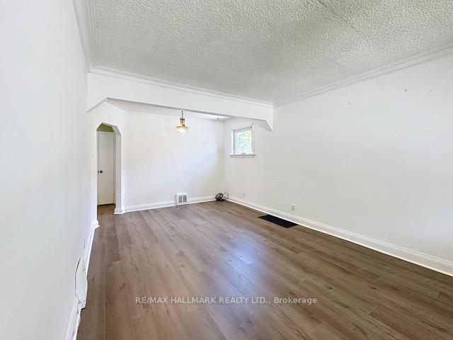 Photo 15 of 27 Adair Road, Toronto, O'Connor-Parkview — HOMEH