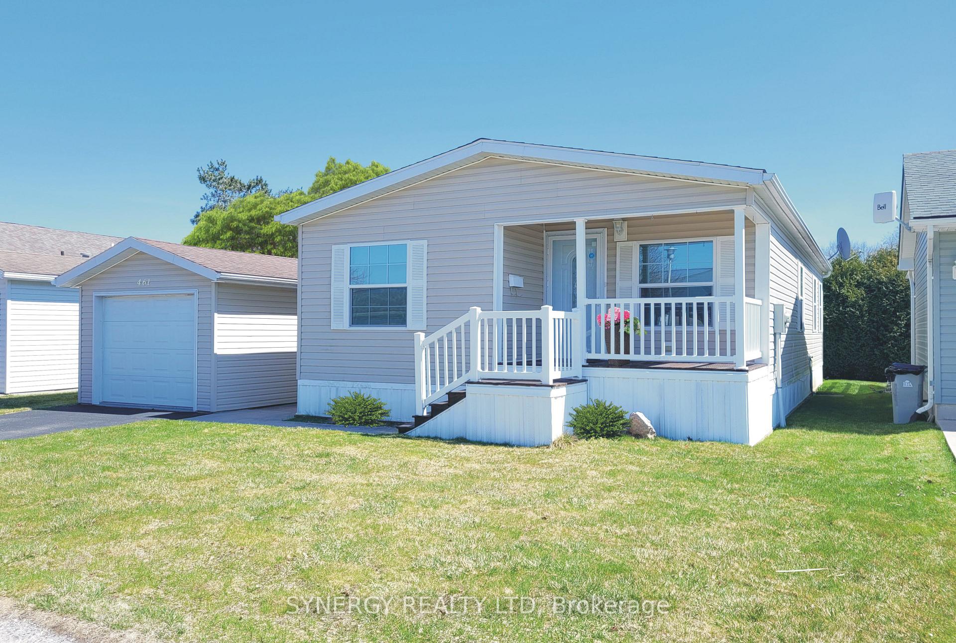 Front of 461 Richard Crescent