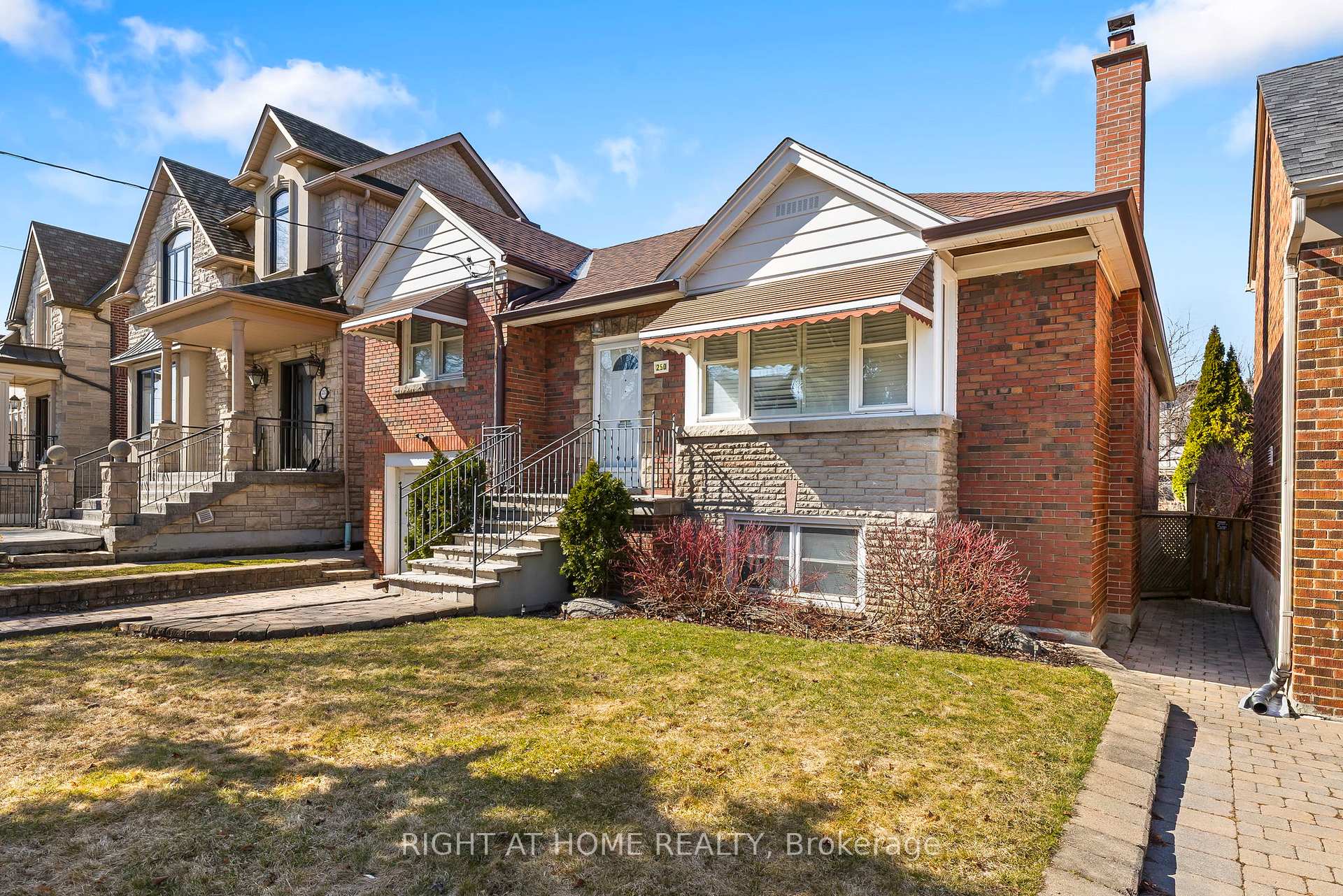 Photo 1 of 250 Joicey Boulevard, Toronto, Bedford Park-Nortown — HOMEH