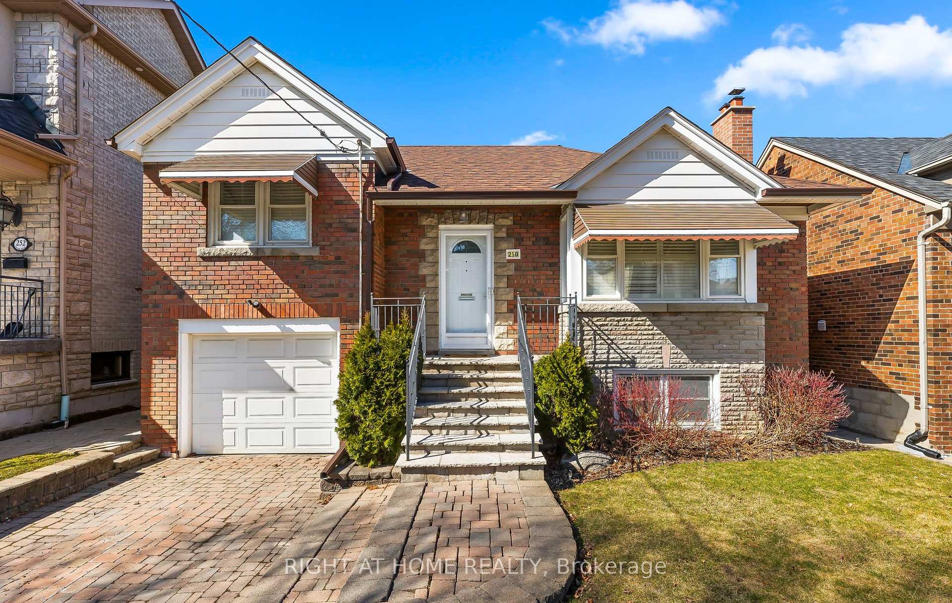 Photo 2 of 250 Joicey Boulevard, Toronto, Bedford Park-Nortown — HOMEH