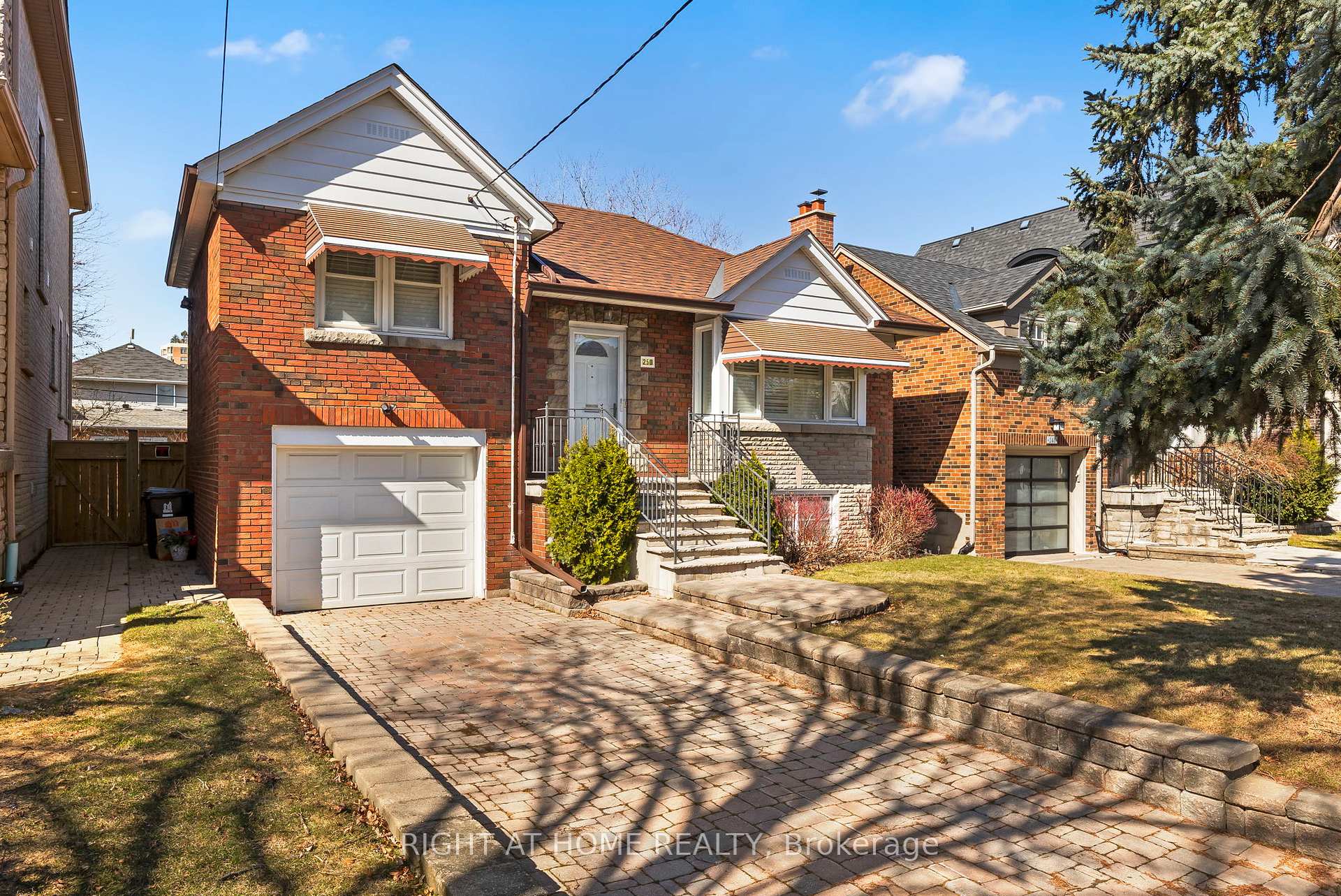 Photo 3 of 250 Joicey Boulevard, Toronto, Bedford Park-Nortown — HOMEH