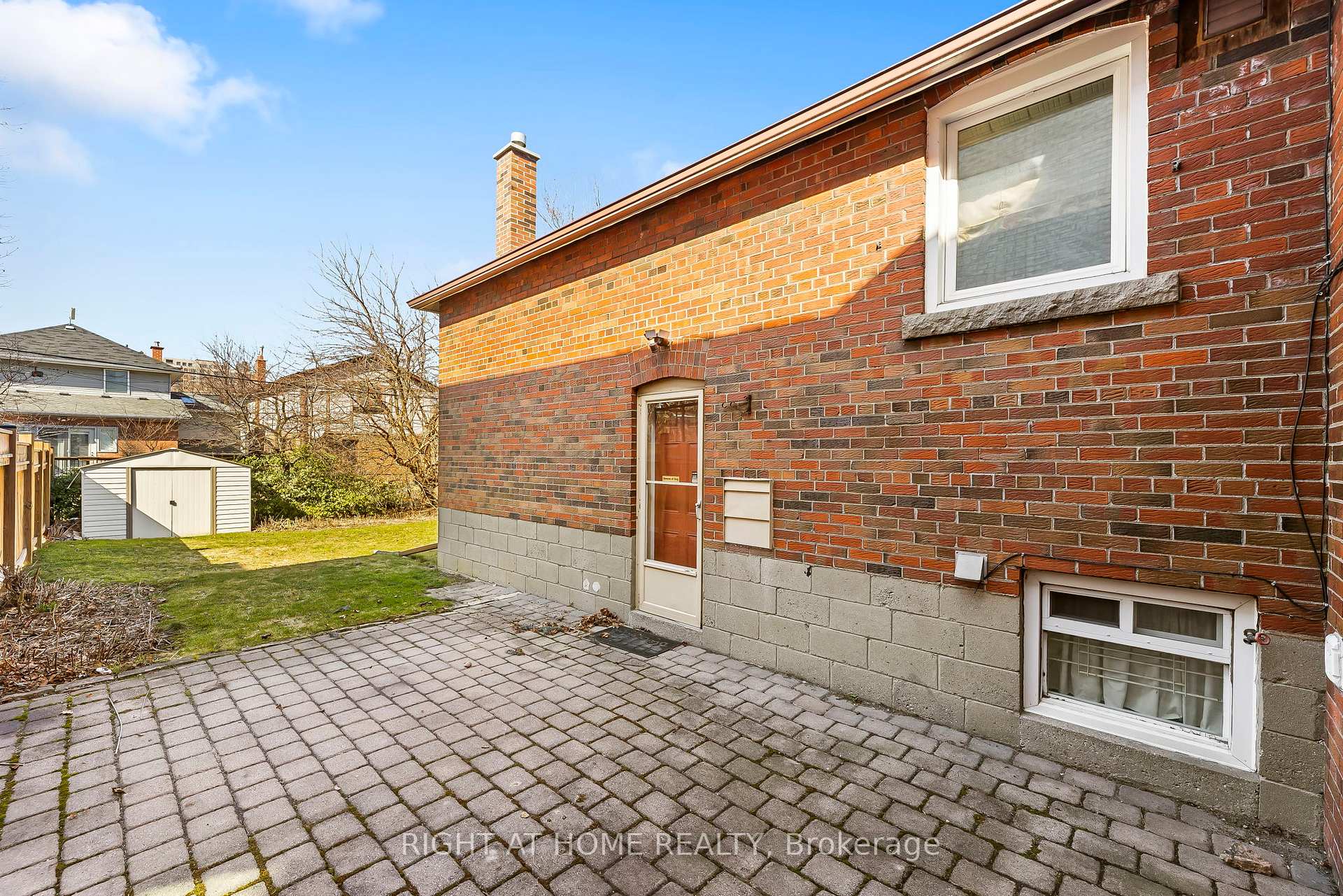 Photo 5 of 250 Joicey Boulevard, Toronto, Bedford Park-Nortown — HOMEH