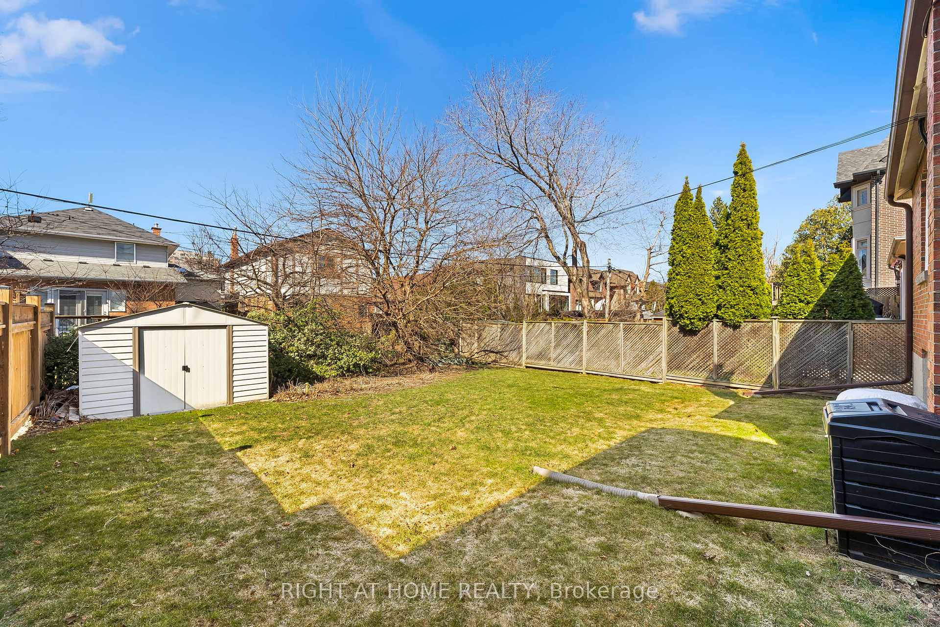 Photo 6 of 250 Joicey Boulevard, Toronto, Bedford Park-Nortown — HOMEH