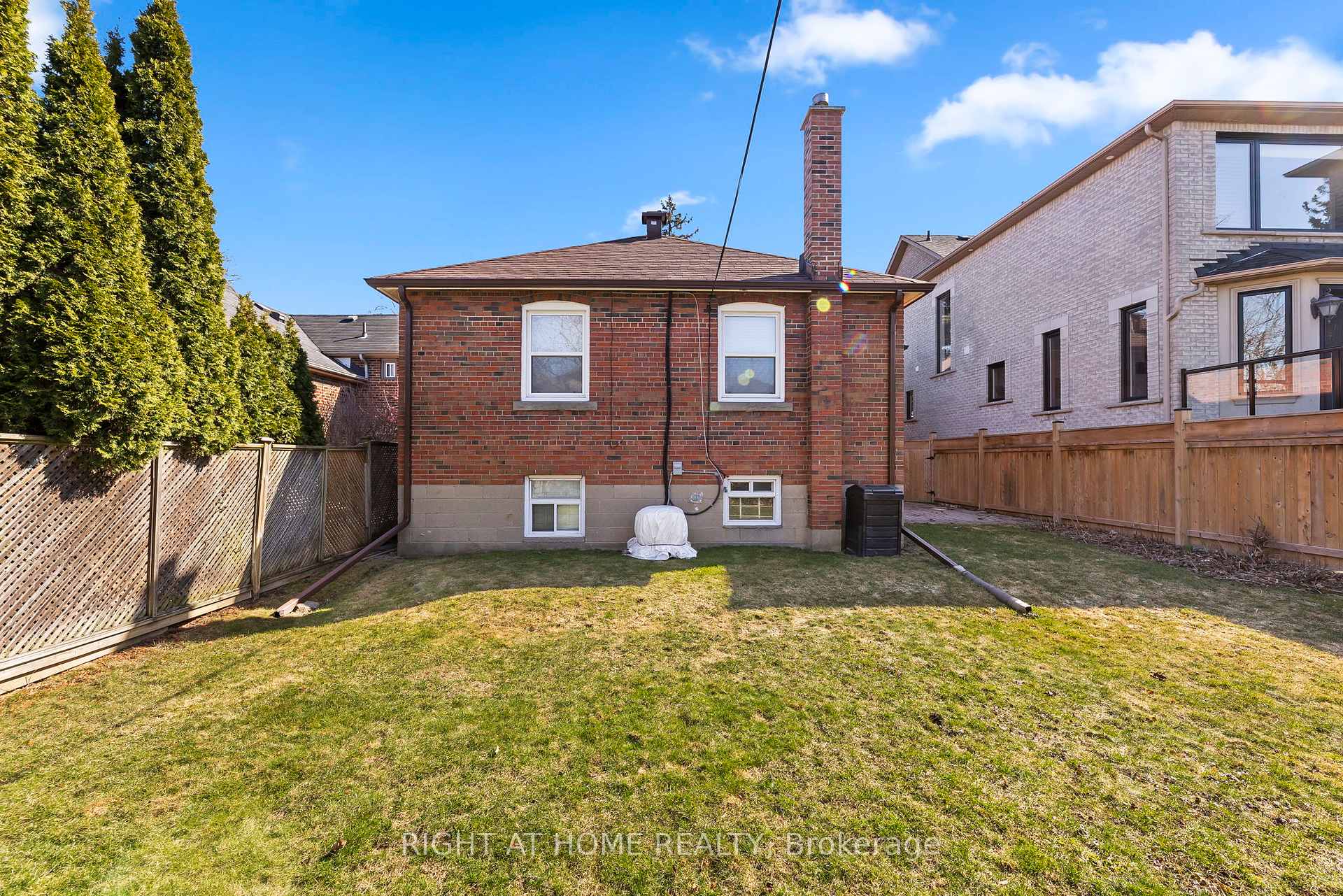 Photo 10 of 250 Joicey Boulevard, Toronto, Bedford Park-Nortown — HOMEH