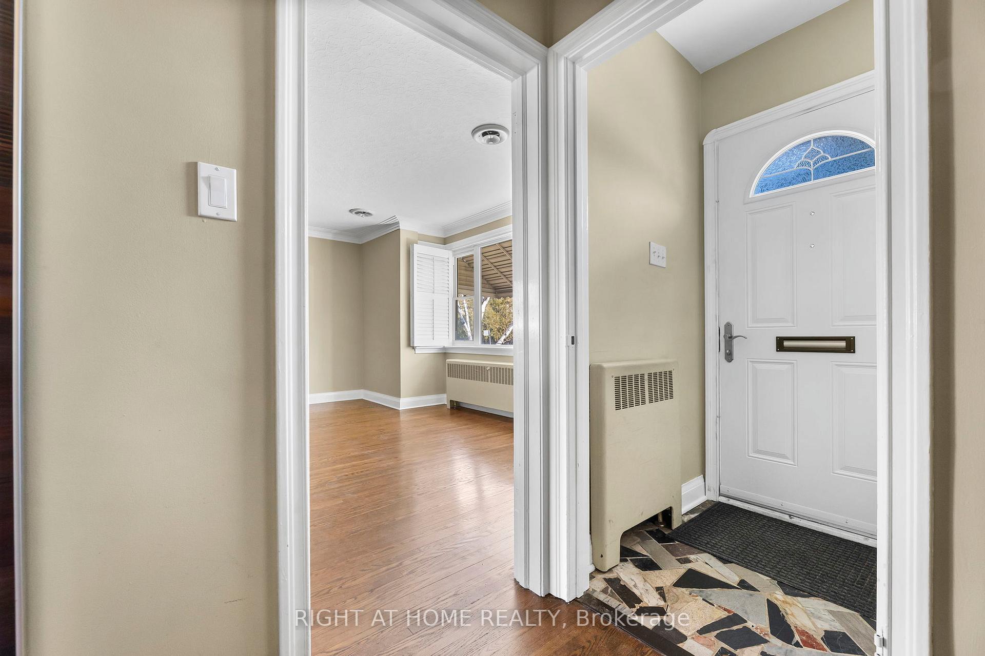 Photo 12 of 250 Joicey Boulevard, Toronto, Bedford Park-Nortown — HOMEH