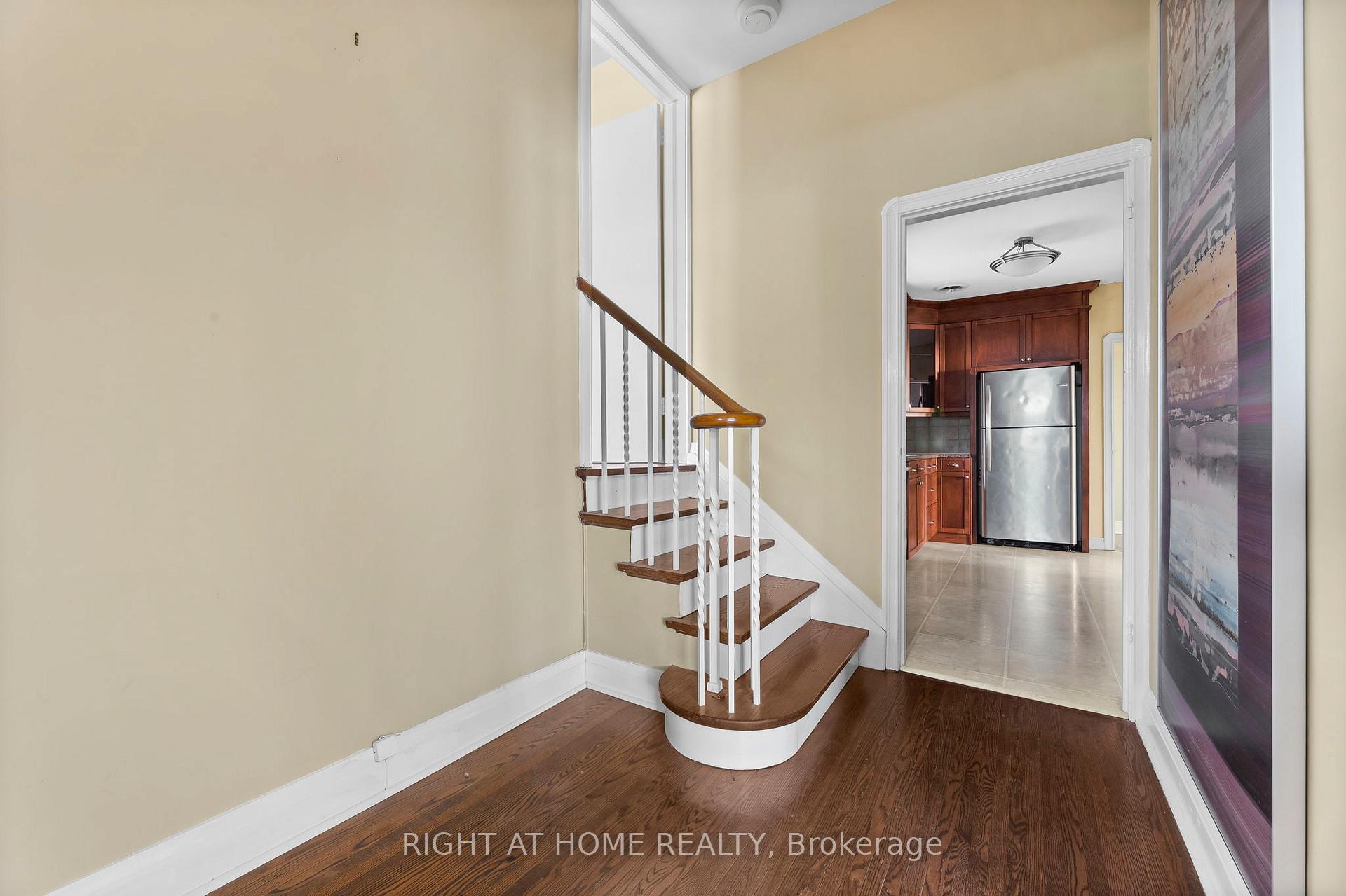 Photo 13 of 250 Joicey Boulevard, Toronto, Bedford Park-Nortown — HOMEH