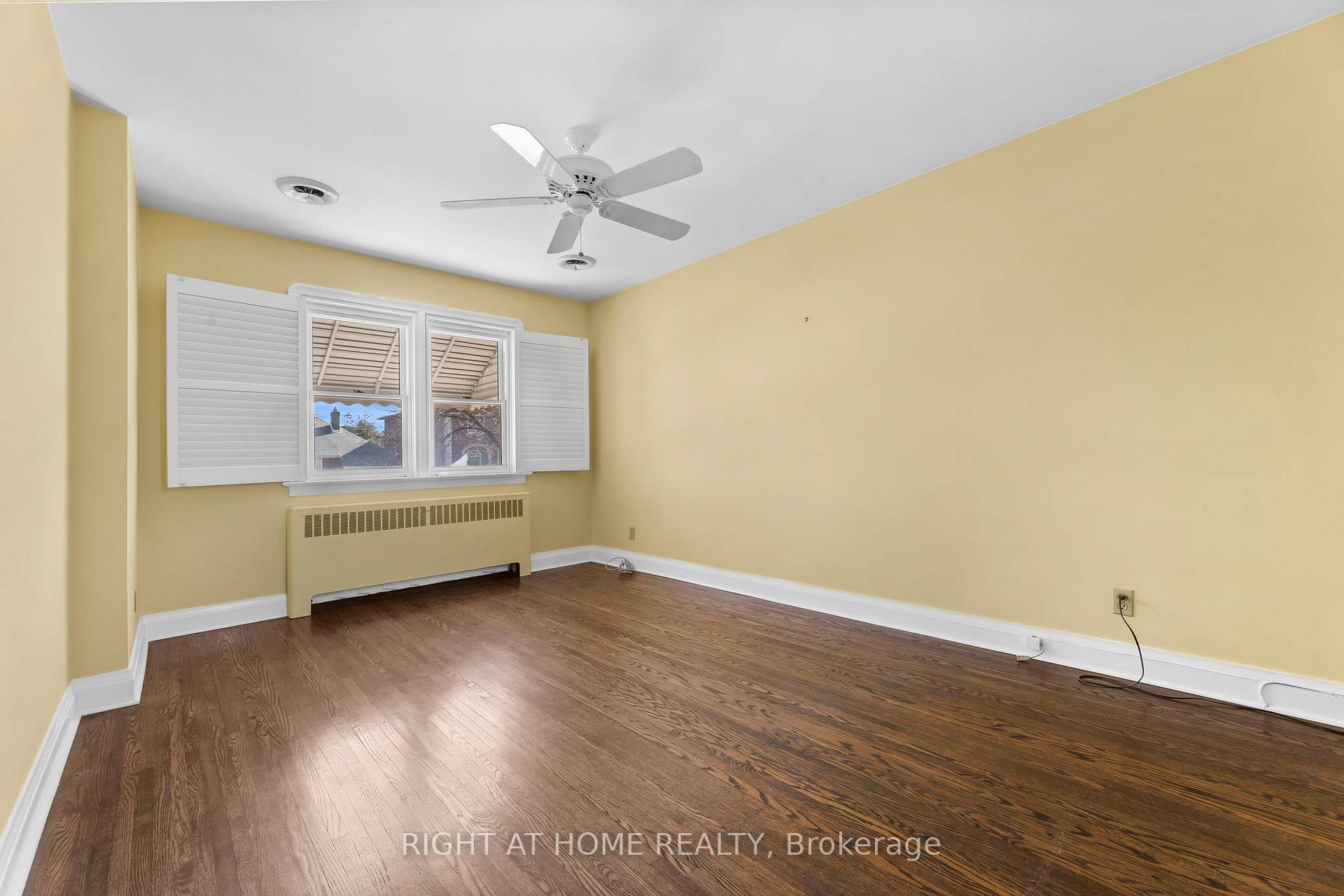 Photo 14 of 250 Joicey Boulevard, Toronto, Bedford Park-Nortown — HOMEH