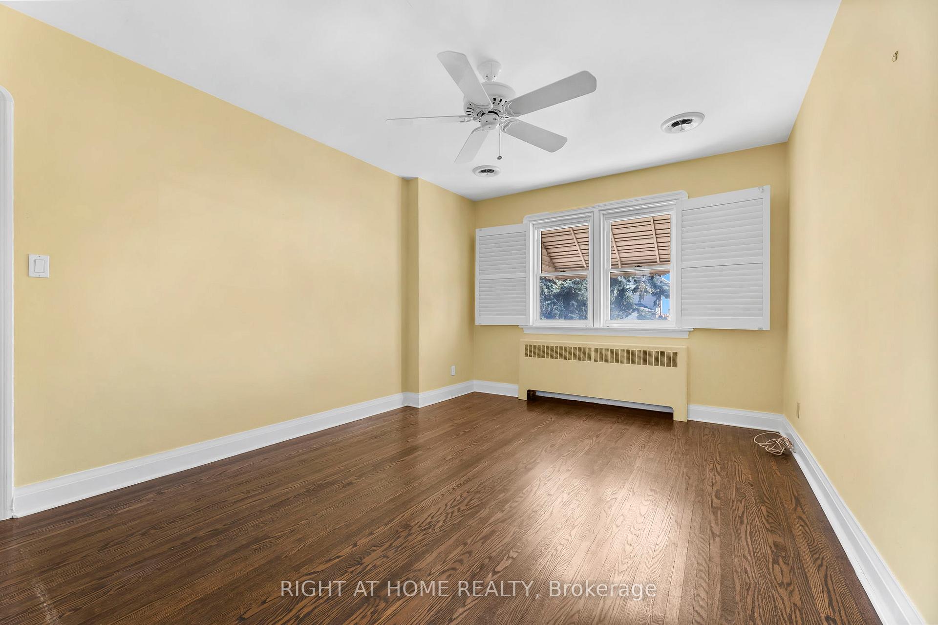 Photo 15 of 250 Joicey Boulevard, Toronto, Bedford Park-Nortown — HOMEH