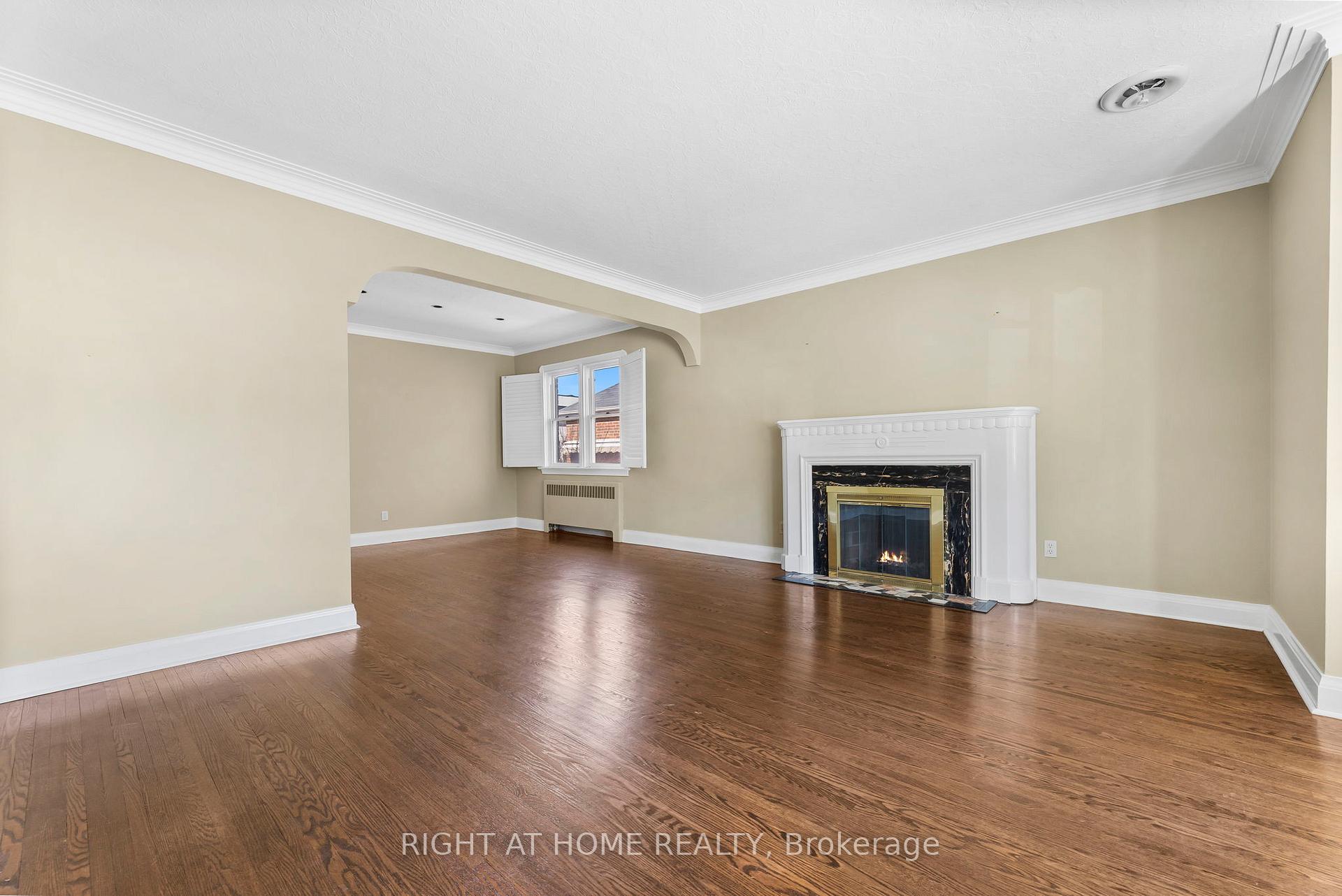 Photo 18 of 250 Joicey Boulevard, Toronto, Bedford Park-Nortown — HOMEH