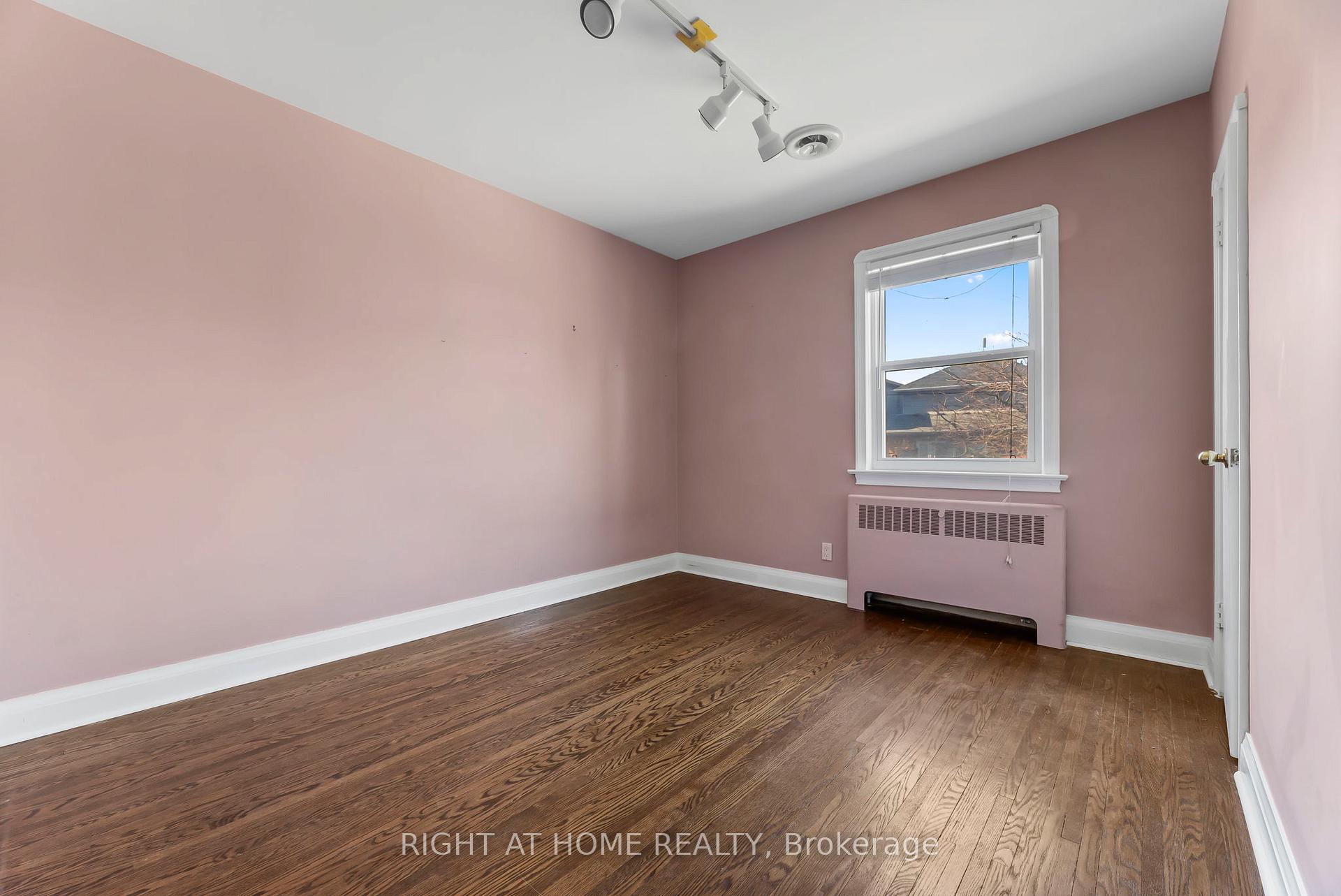 Photo 26 of 250 Joicey Boulevard, Toronto, Bedford Park-Nortown — HOMEH