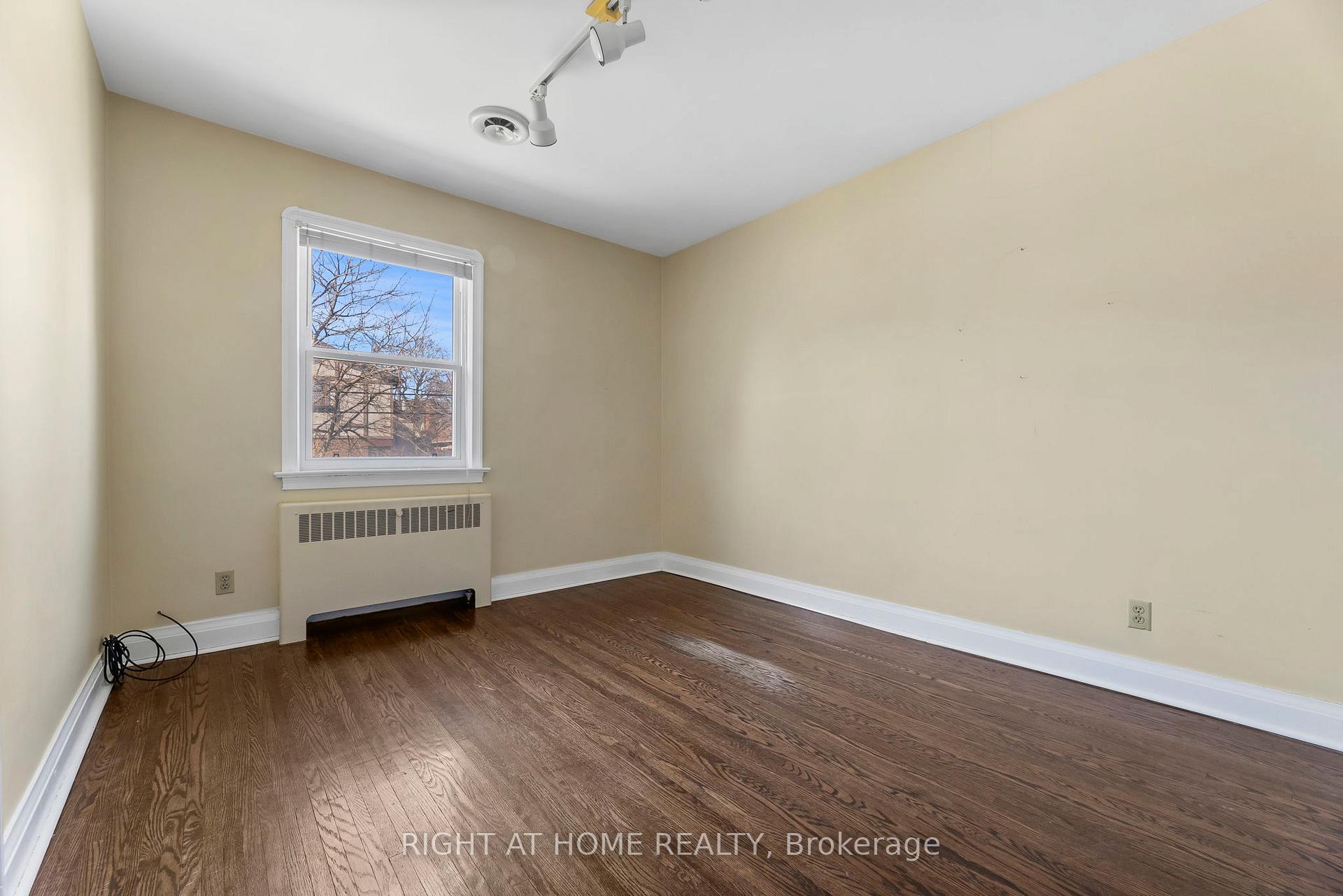 Photo 28 of 250 Joicey Boulevard, Toronto, Bedford Park-Nortown — HOMEH