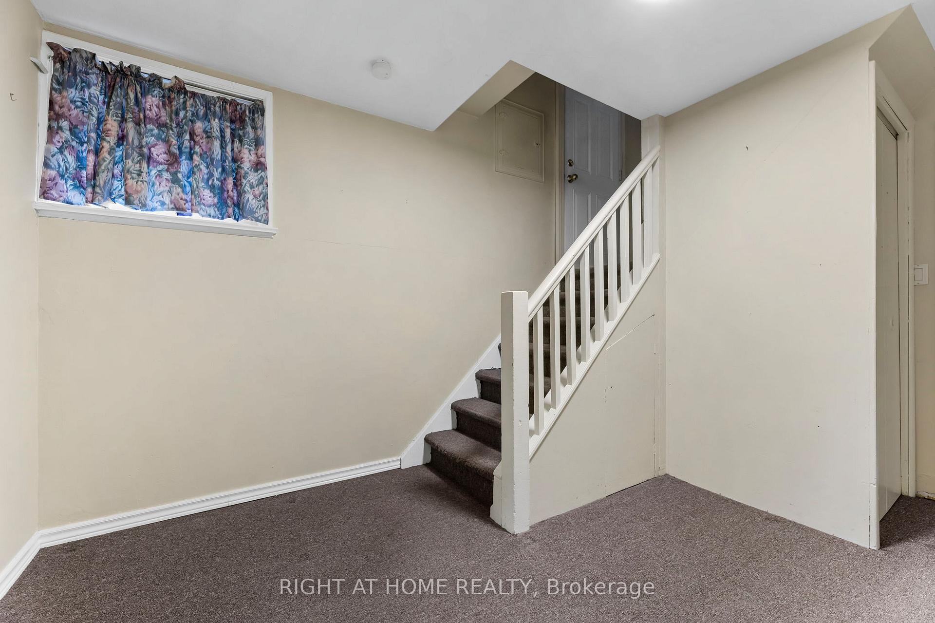 Photo 32 of 250 Joicey Boulevard, Toronto, Bedford Park-Nortown — HOMEH
