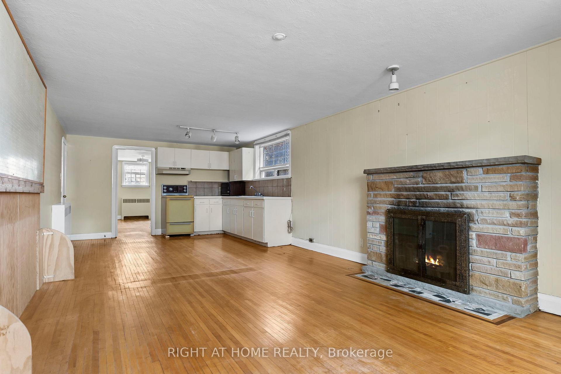 Photo 33 of 250 Joicey Boulevard, Toronto, Bedford Park-Nortown — HOMEH