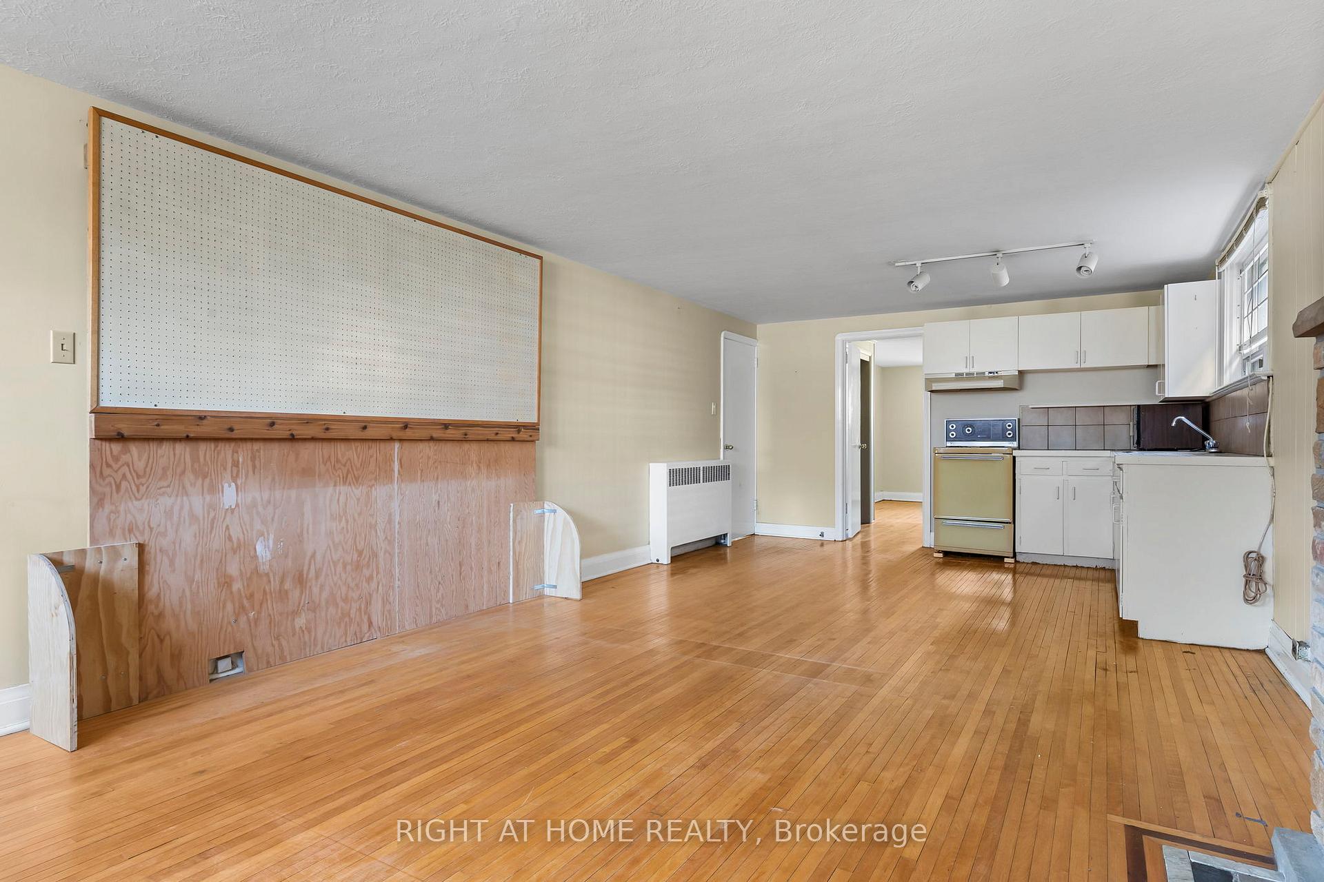 Photo 39 of 250 Joicey Boulevard, Toronto, Bedford Park-Nortown — HOMEH