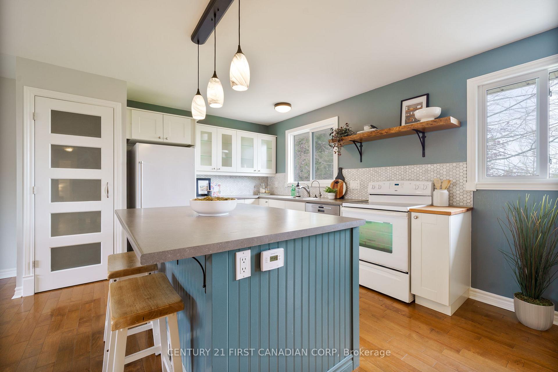 Photo 10 of 2268 Bentim Road, Strathroy-Caradoc, Mount Brydges — HOMEH