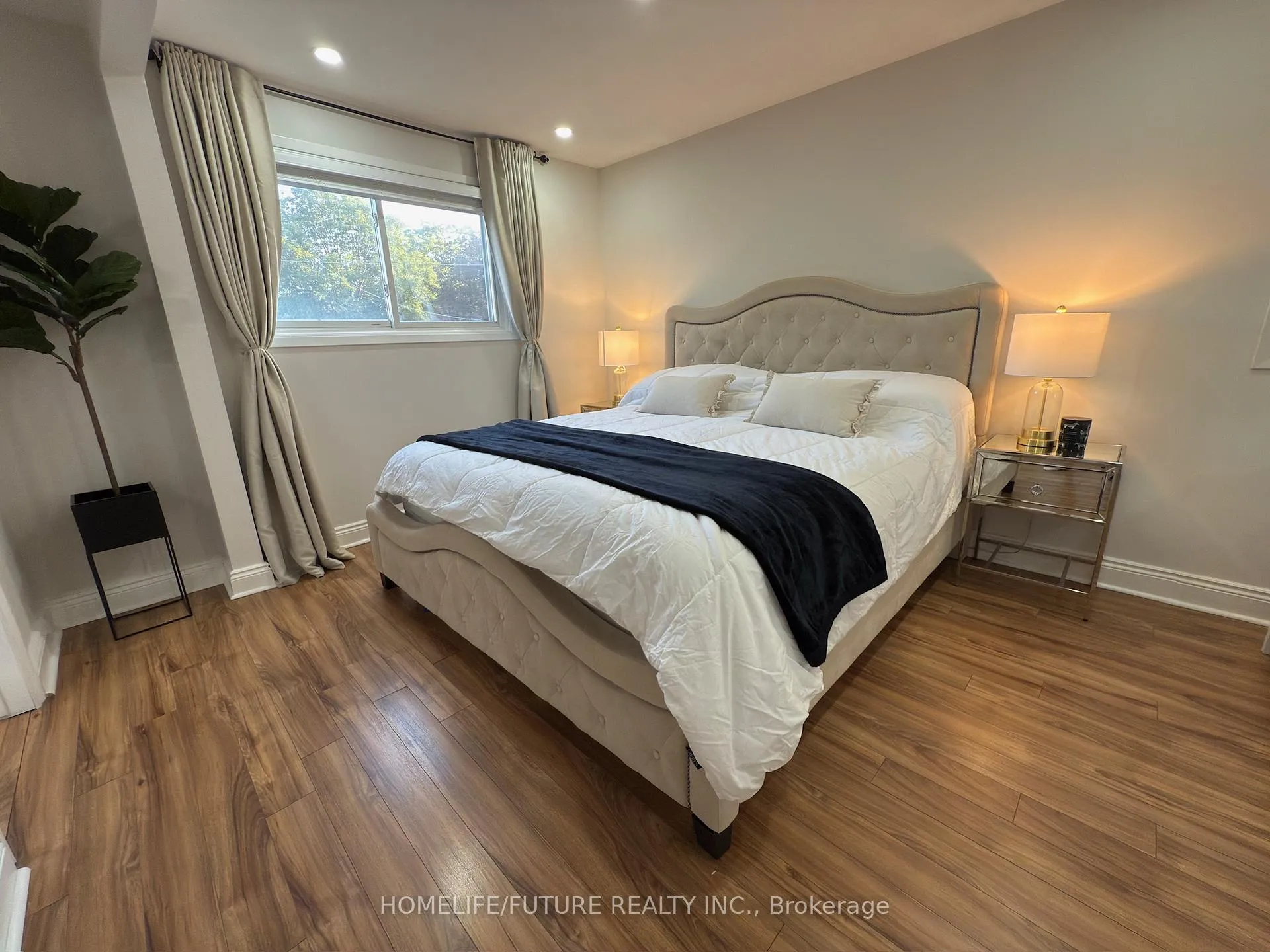 Photo 7 of 494 Dean Avenue, Oshawa, Central — HOMEH