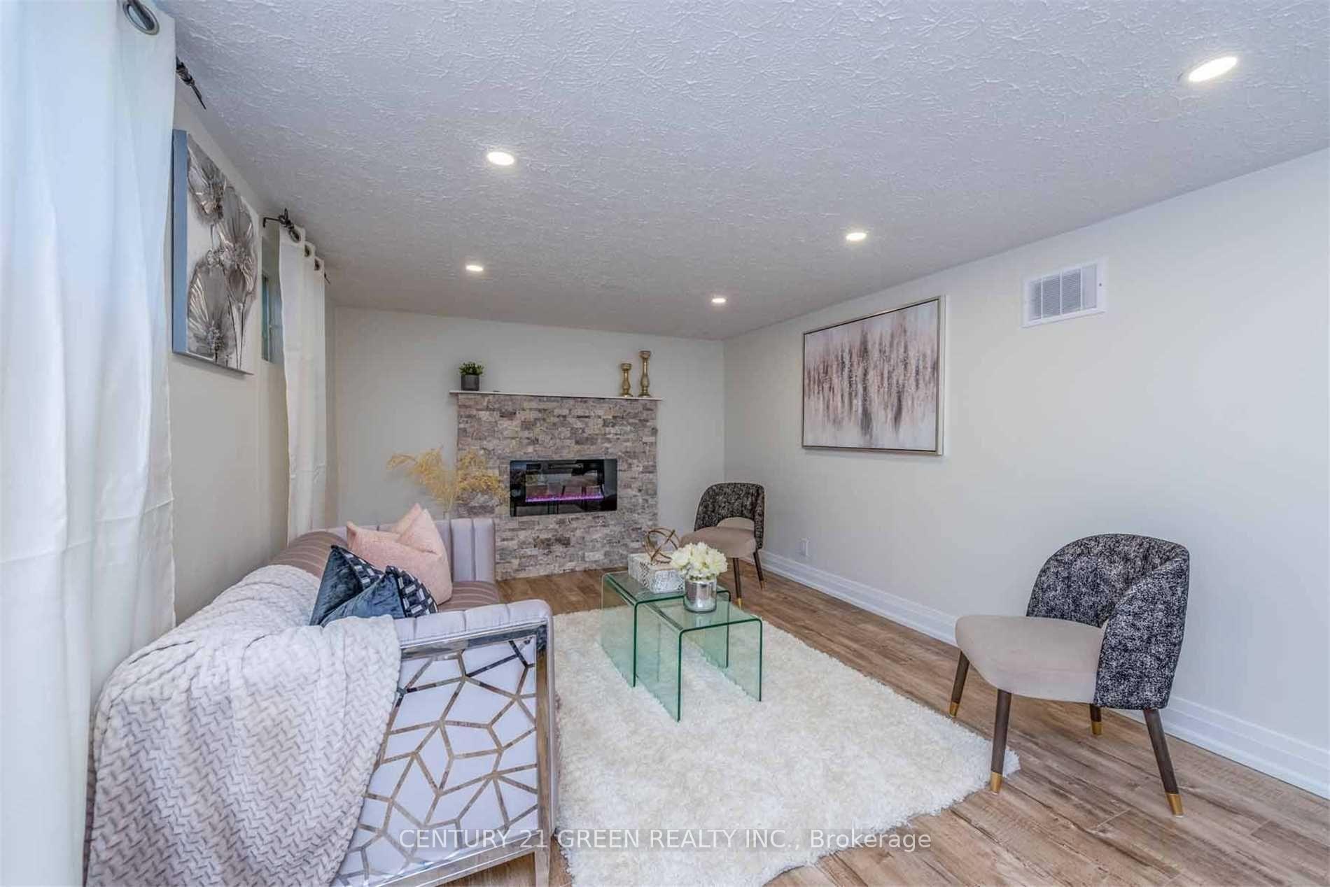 Photo 4 of Unit Basement, 112 Glenshephard Drive, Scarborough, Kennedy Park — HOMEH
