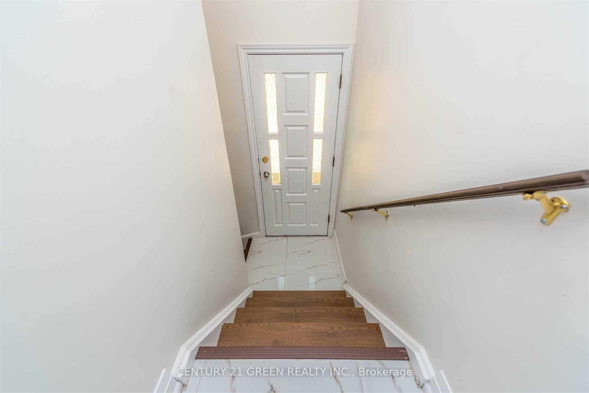 Photo 14 of Unit Basement, 112 Glenshephard Drive, Scarborough, Kennedy Park — HOMEH