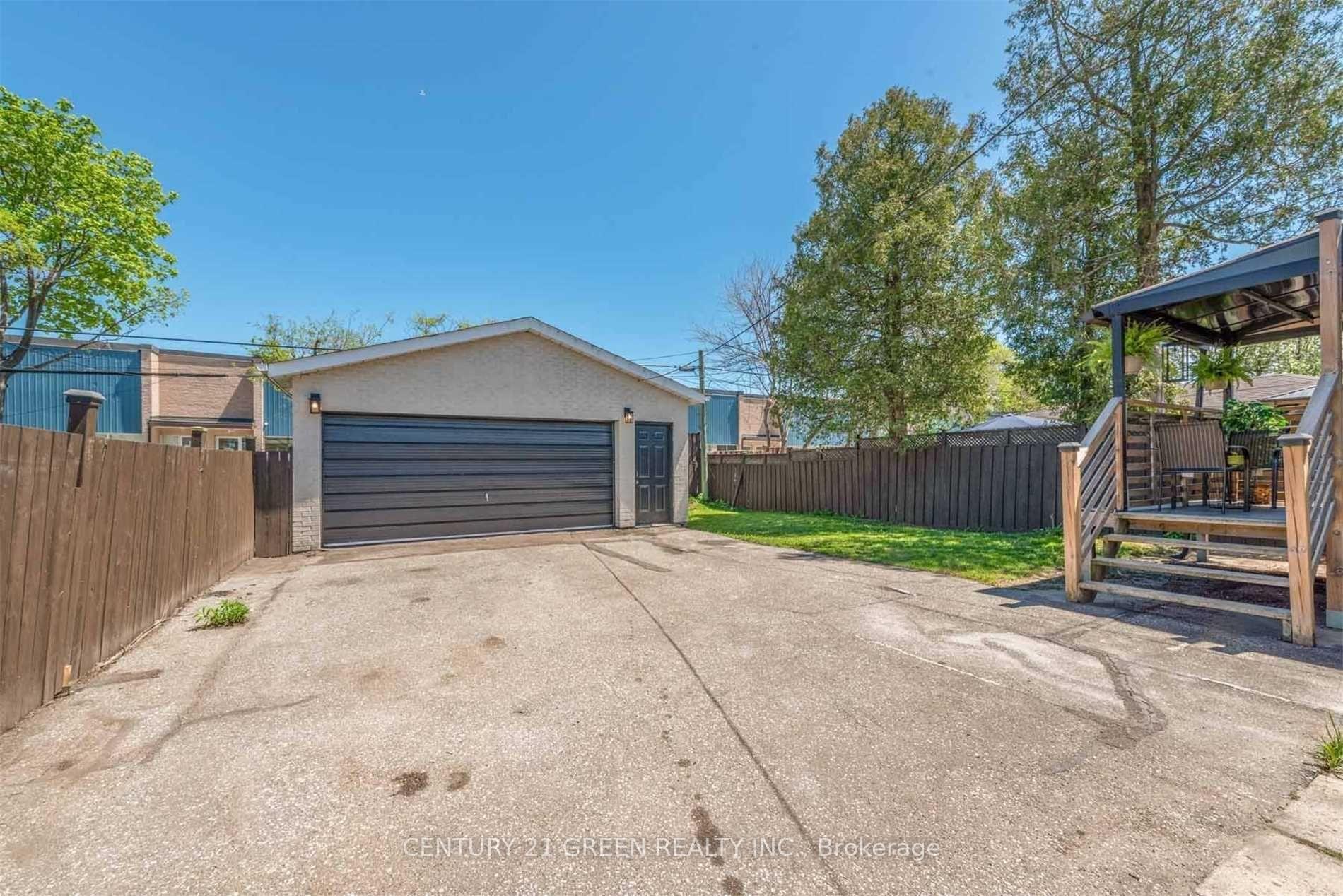 Photo 16 of Unit Basement, 112 Glenshephard Drive, Scarborough, Kennedy Park — HOMEH