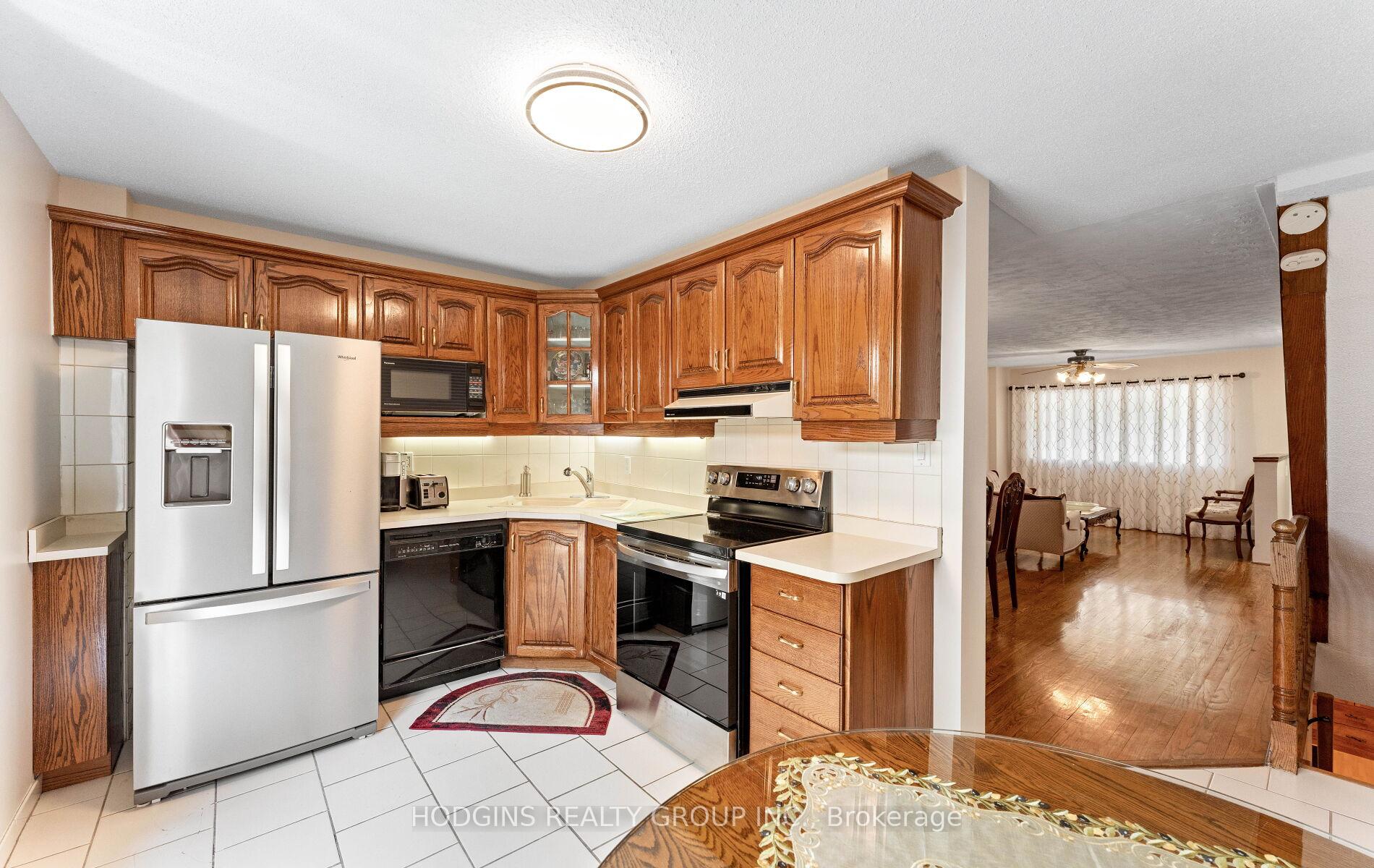 Photo 13 of 36 Durant Avenue, Toronto, Danforth Village-East York — HOMEH