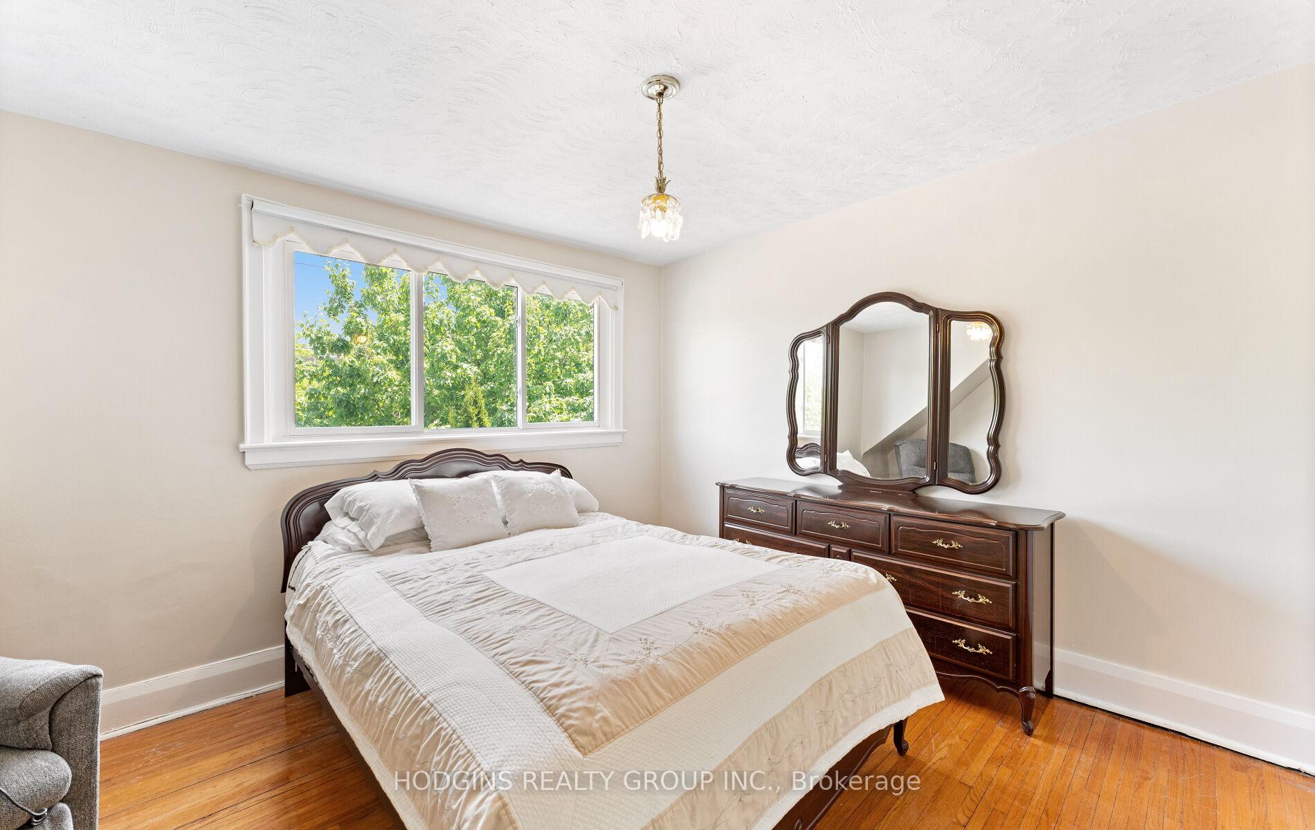 Photo 19 of 36 Durant Avenue, Toronto, Danforth Village-East York — HOMEH