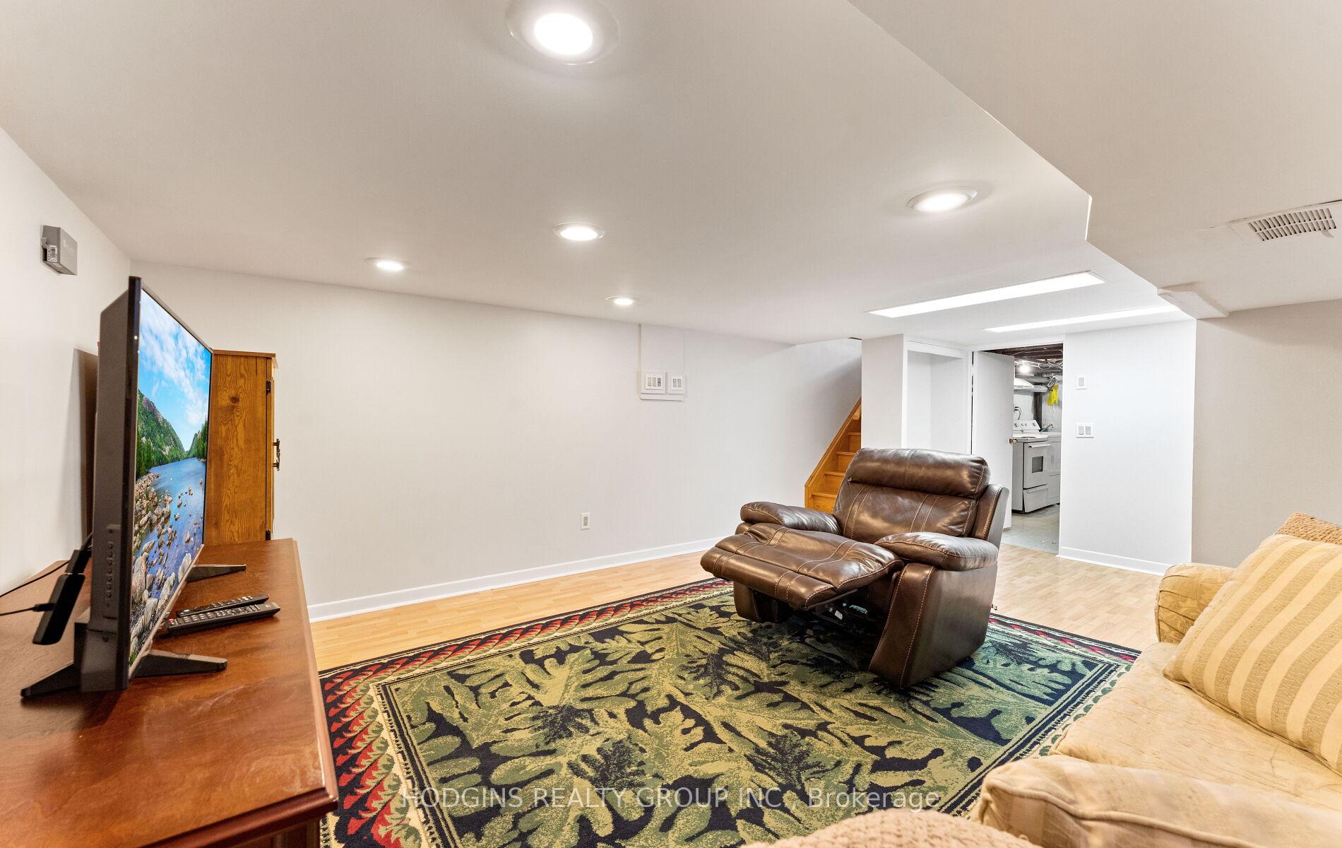 Photo 25 of 36 Durant Avenue, Toronto, Danforth Village-East York — HOMEH