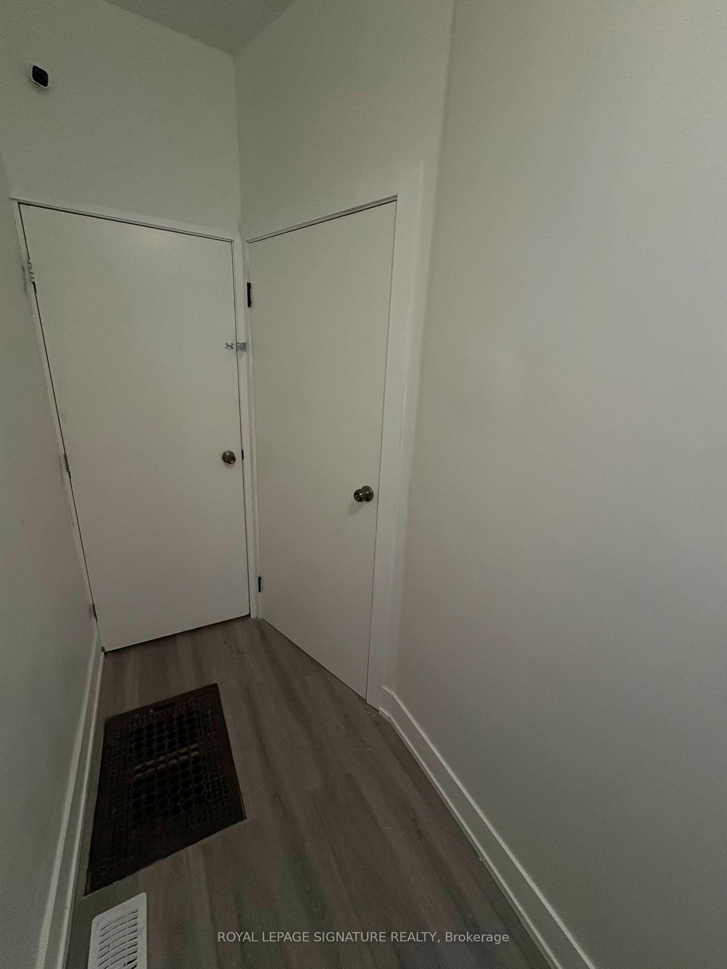 Photo 4 of Unit Main, 172 Coxwell Avenue, Toronto, Greenwood-Coxwell — HOMEH