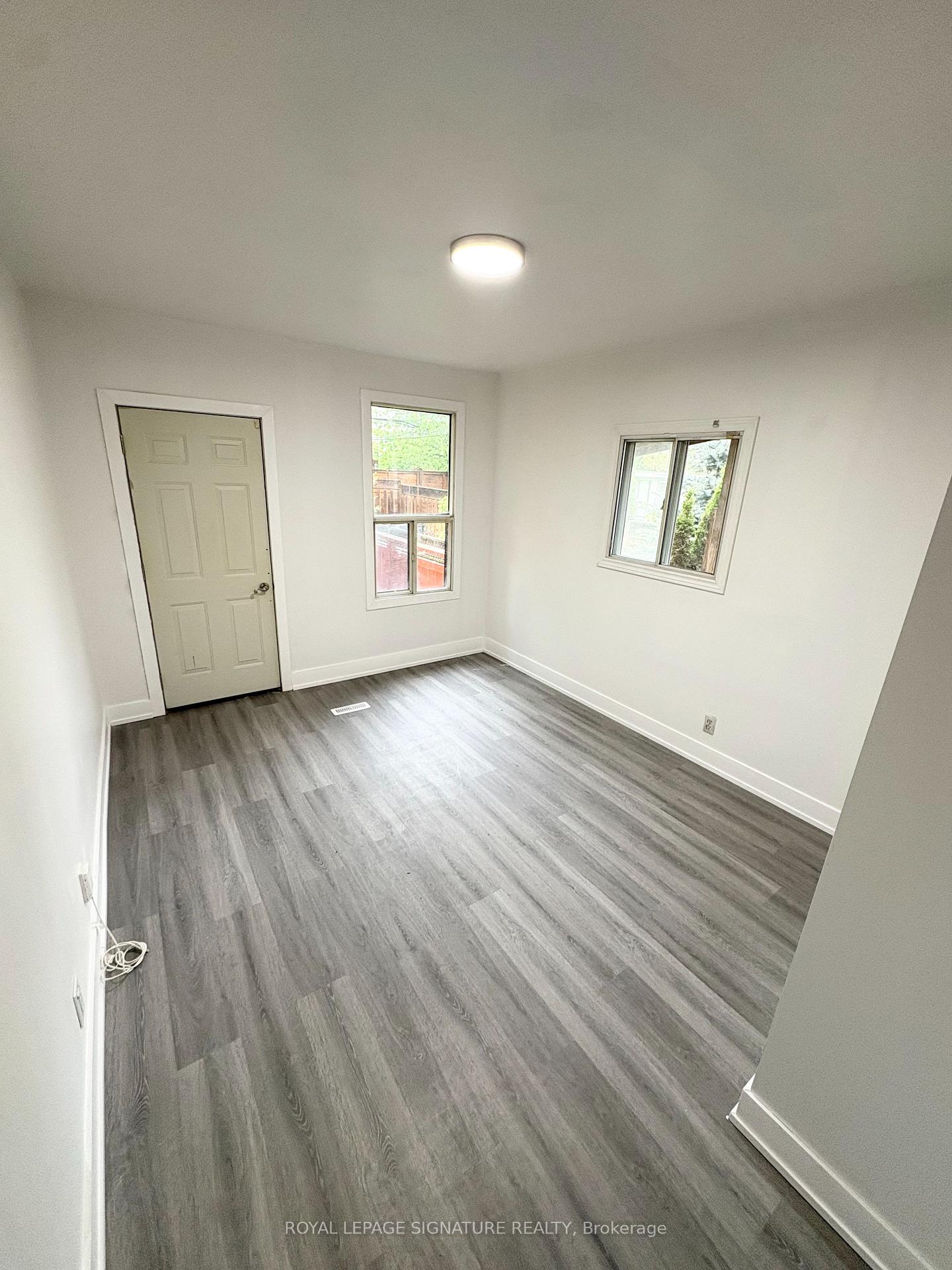 Photo 11 of Unit Main, 172 Coxwell Avenue, Toronto, Greenwood-Coxwell — HOMEH