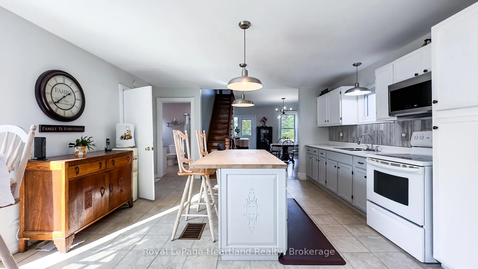 Photo 4 of 79460 Bluewater Highway, Central Huron, Goderich — HOMEH