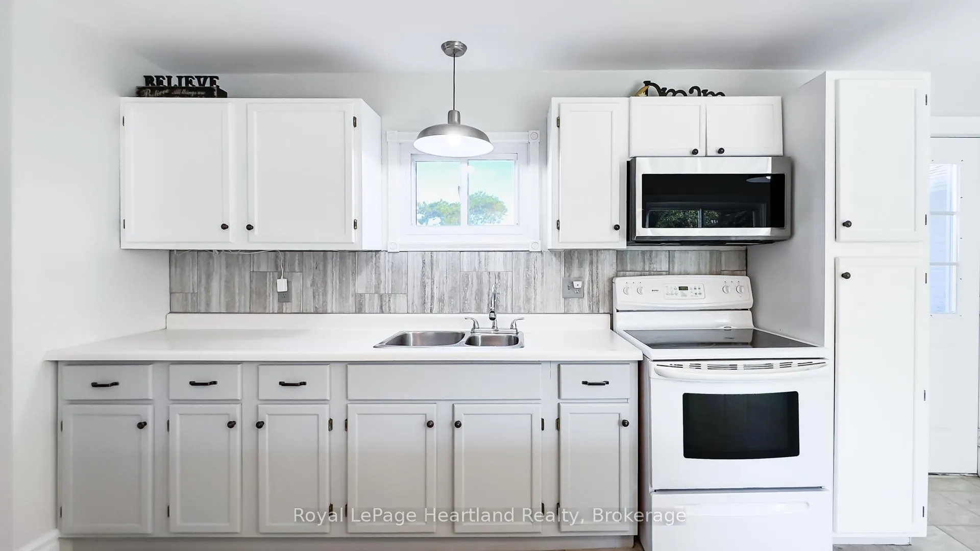 Photo 6 of 79460 Bluewater Highway, Central Huron, Goderich — HOMEH