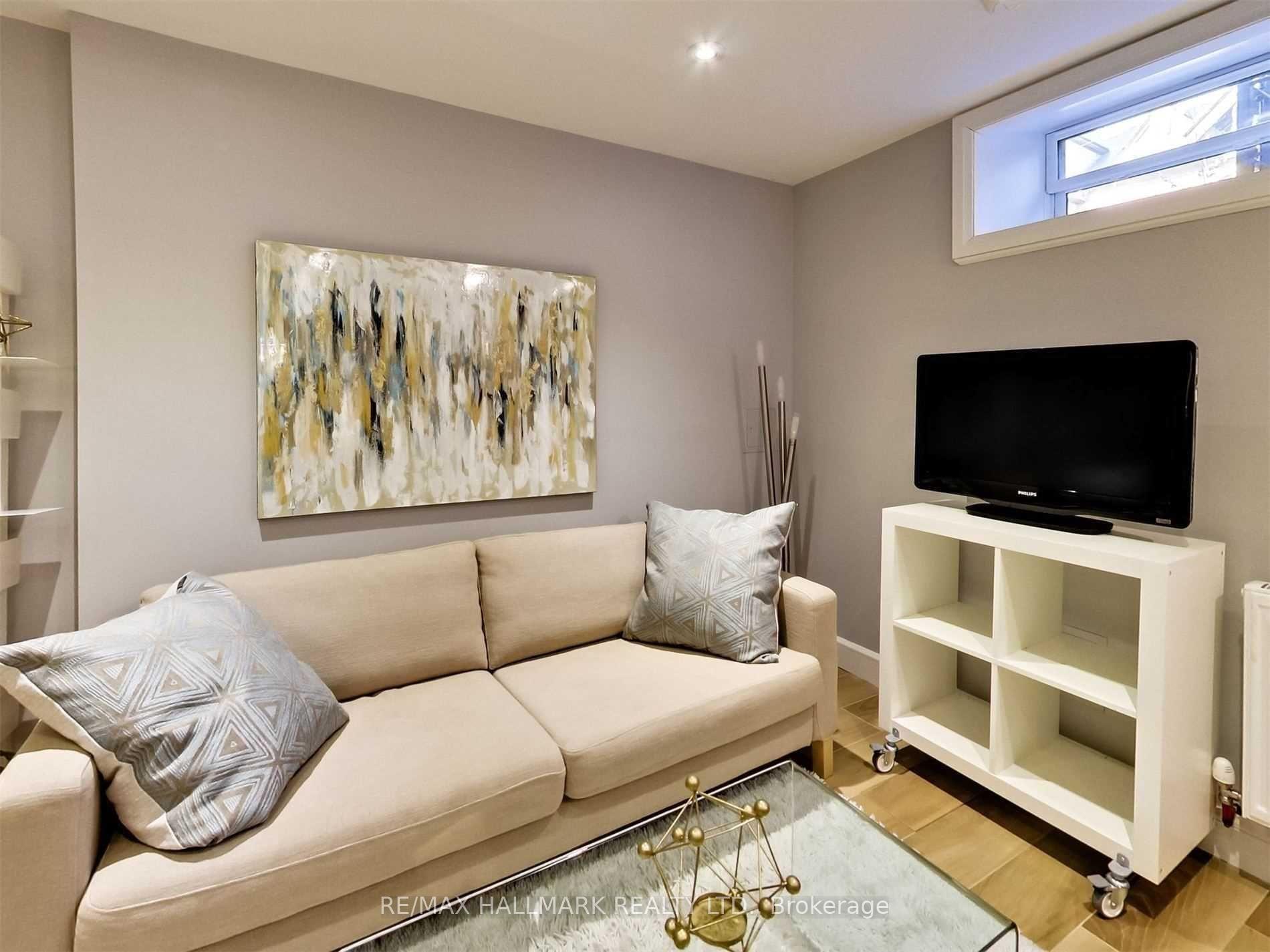 Photo 10 of Unit Lower, 339 Wellesley Street, Toronto, Cabbagetown-South St. James Town — HOMEH