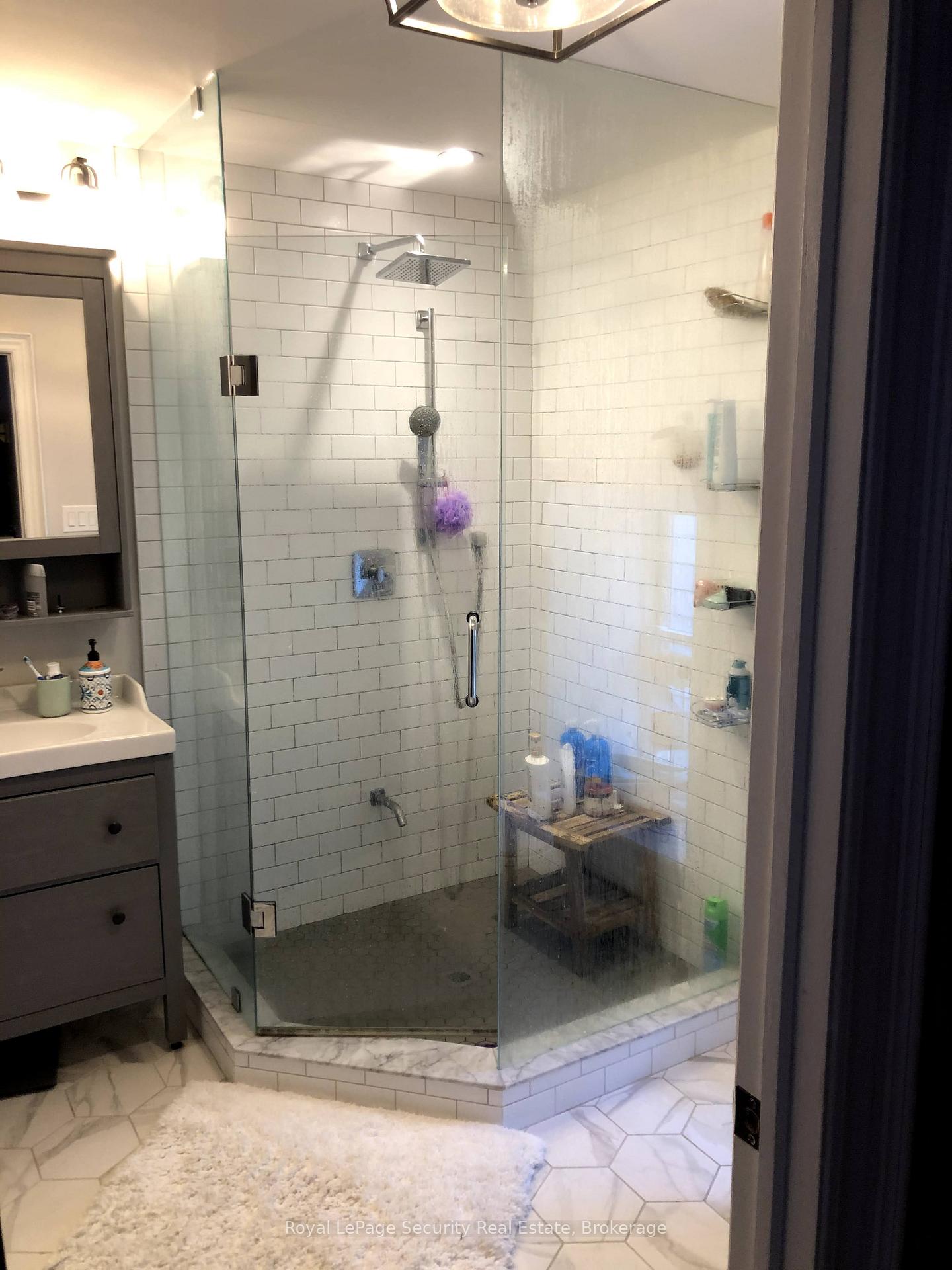 Photo 7 of Unit Upper, 332 Rusholme Road, Toronto, Dufferin Grove — HOMEH
