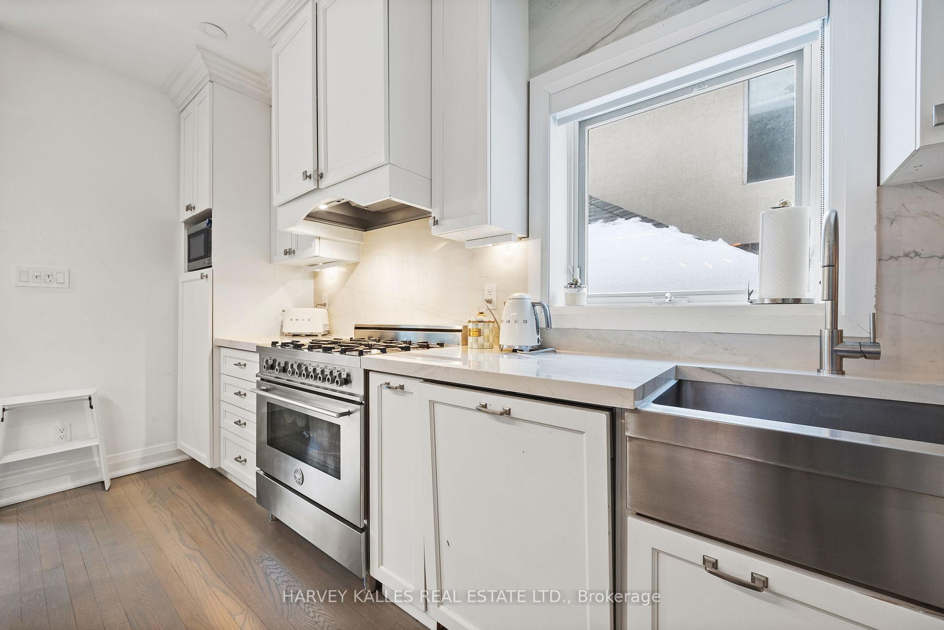 Photo 9 of 39 Carmichael Avenue, Toronto, Bedford Park-Nortown — HOMEH