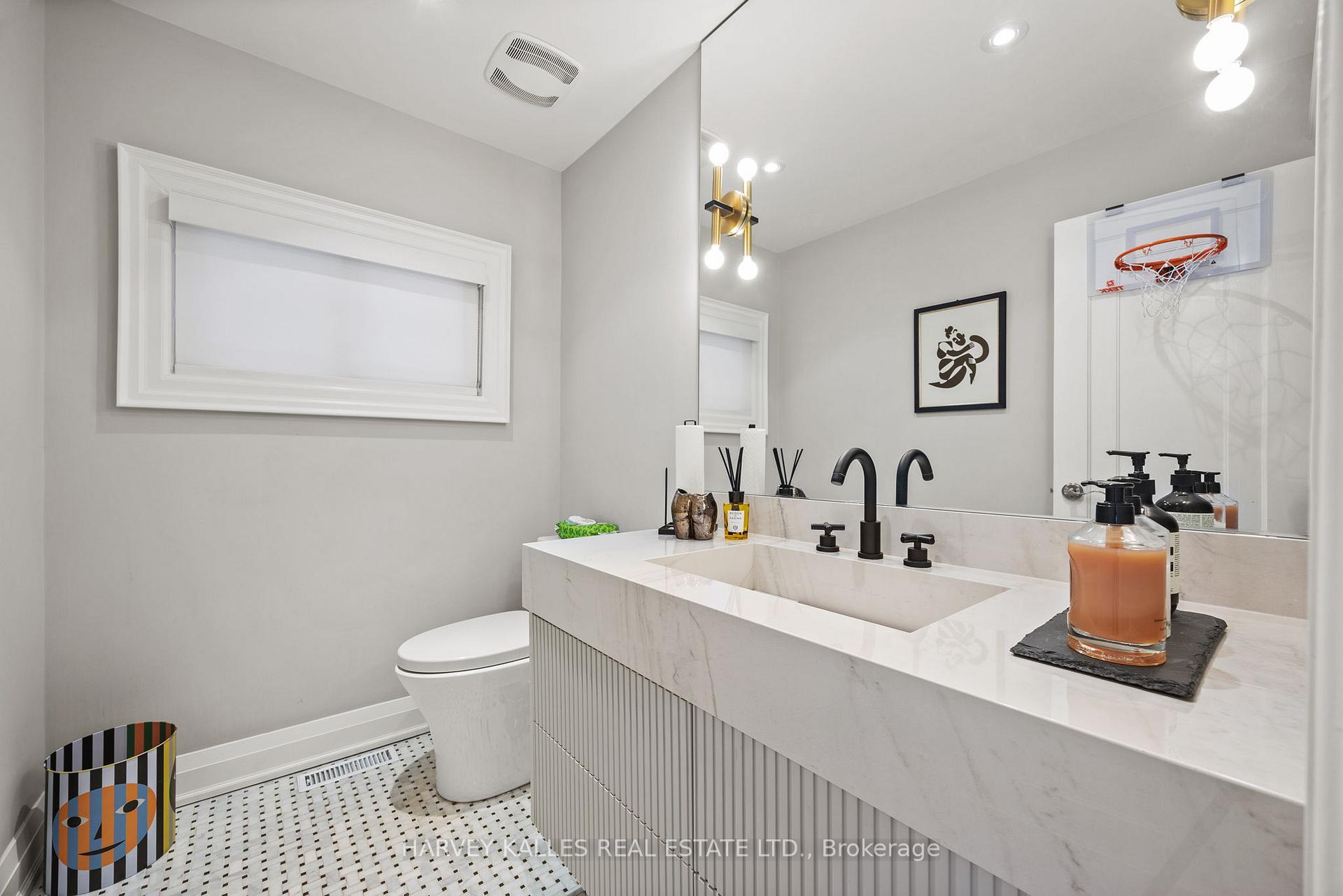 Photo 32 of 39 Carmichael Avenue, Toronto, Bedford Park-Nortown — HOMEH
