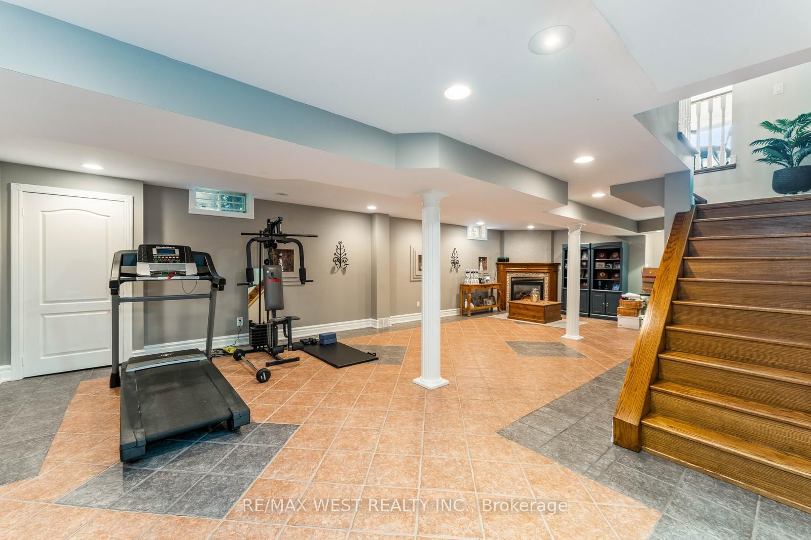 Photo 69 of 131 Cherokee Drive, Vaughan, Maple — HOMEH