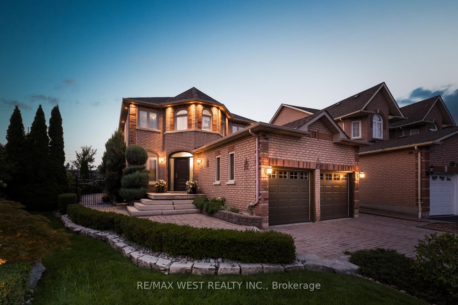 Photo 2 of 131 Cherokee Drive, Vaughan, Maple — HOMEH