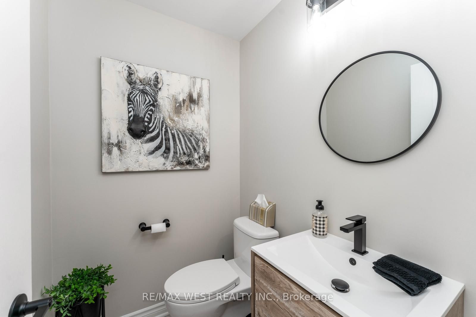 Photo 59 of 131 Cherokee Drive, Vaughan, Maple — HOMEH
