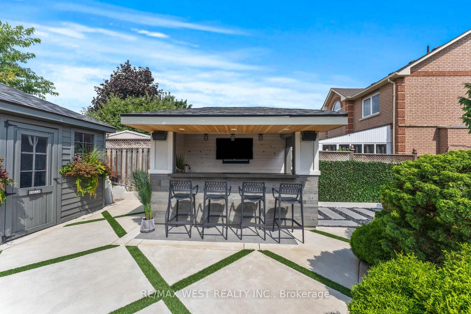 Photo 77 of 131 Cherokee Drive, Vaughan, Maple — HOMEH