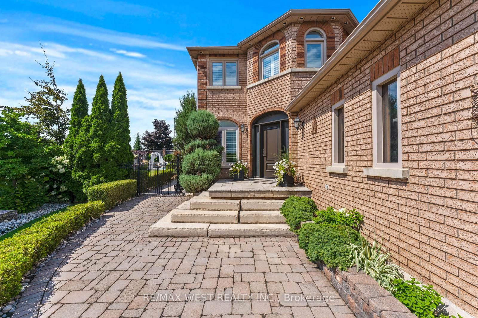 Photo 47 of 131 Cherokee Drive, Vaughan, Maple — HOMEH
