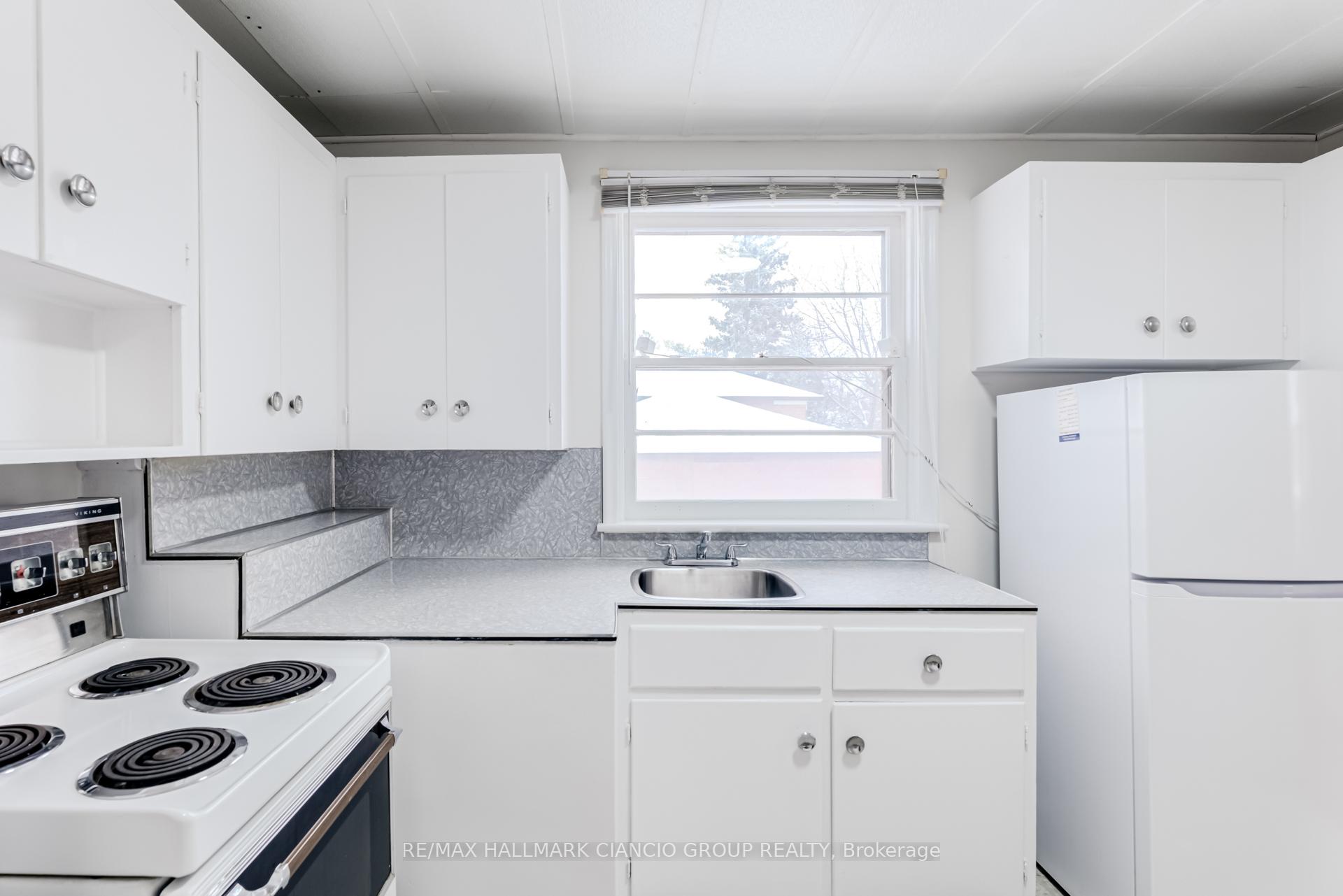 Photo 9 of 18 Castille Avenue, Scarborough, Wexford-Maryvale — HOMEH