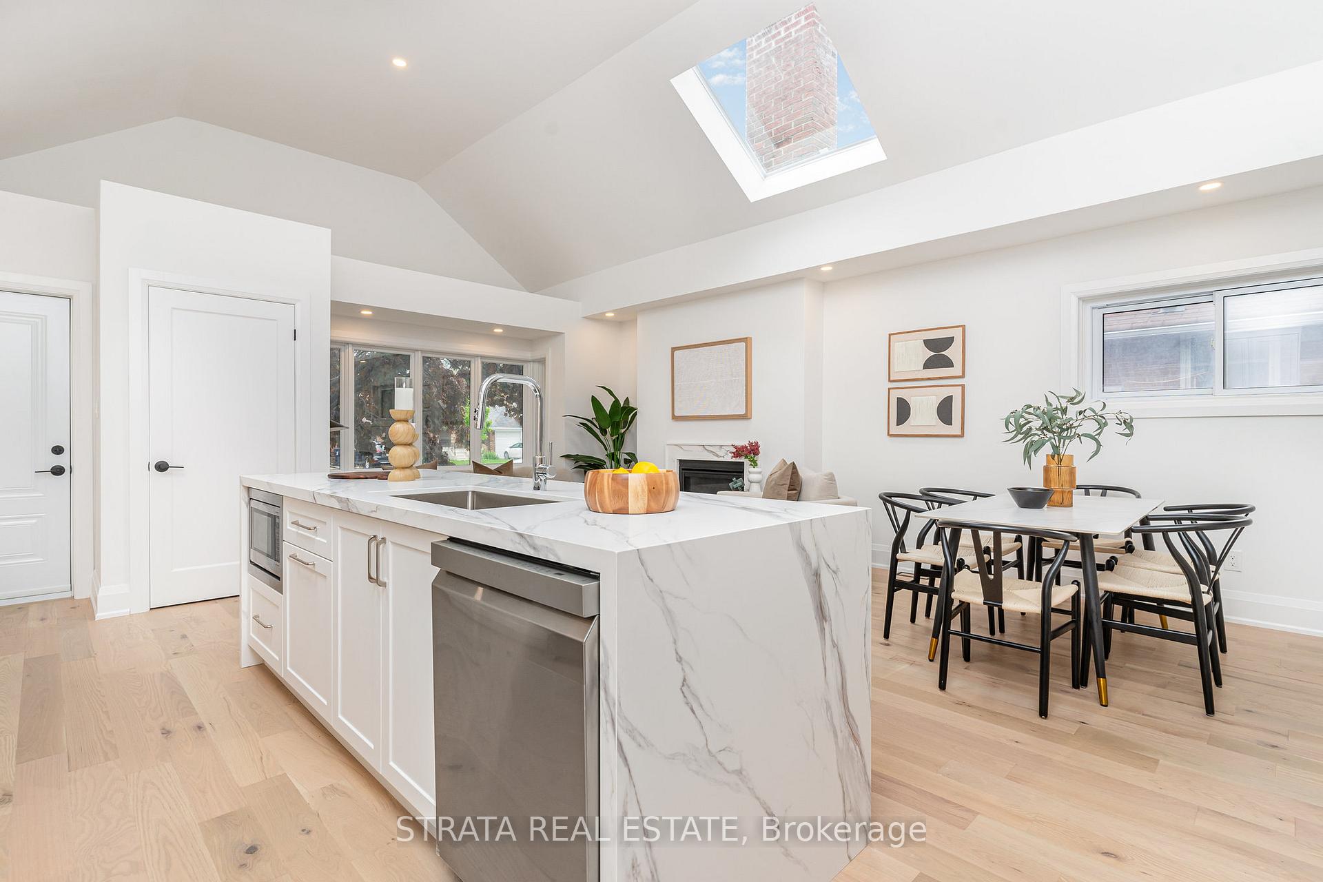 Photo 4 of 612 O'Connor Drive, Toronto, East York — HOMEH