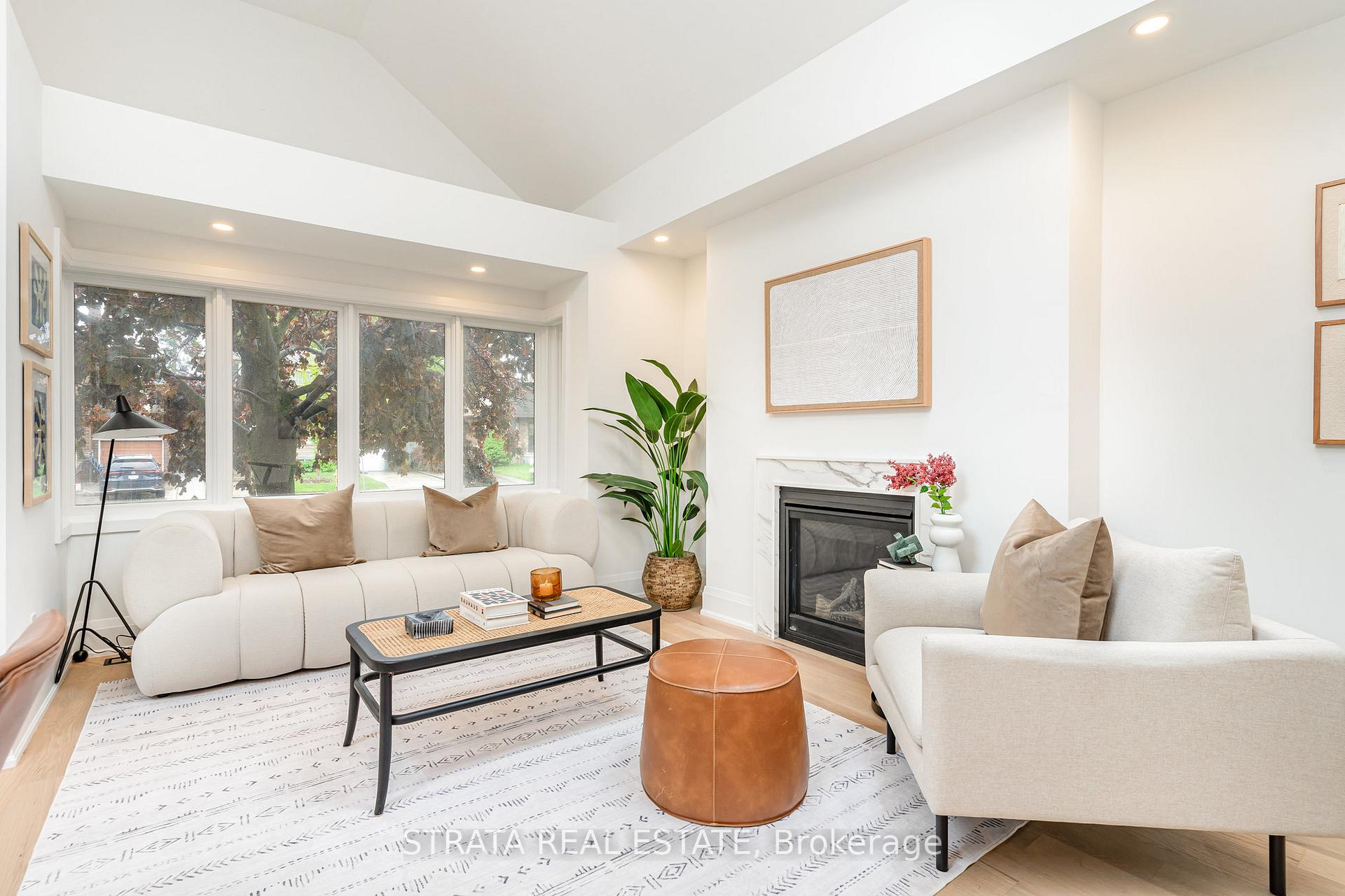 Photo 6 of 612 O'Connor Drive, Toronto, East York — HOMEH