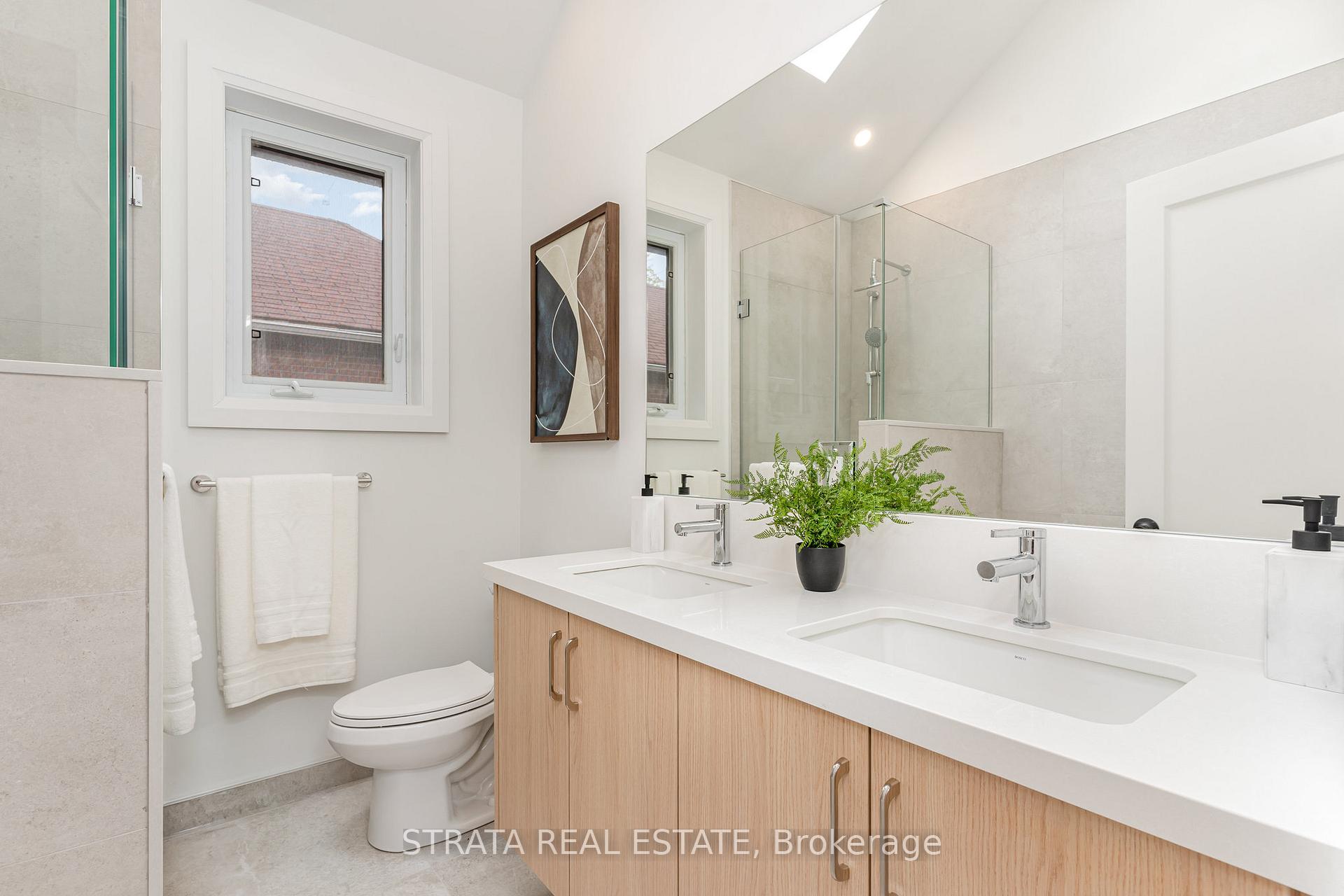 Photo 10 of 612 O'Connor Drive, Toronto, East York — HOMEH