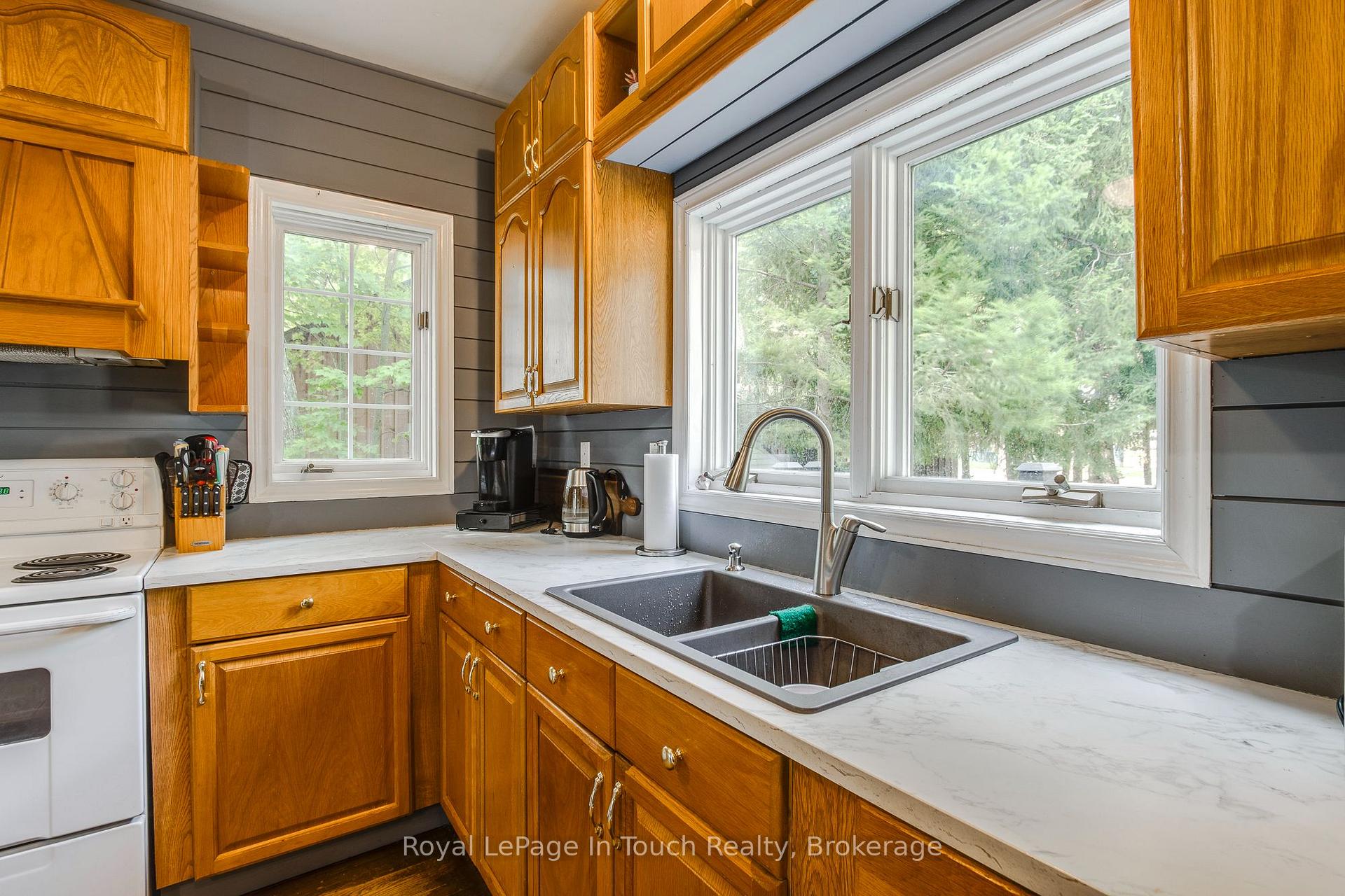 Photo 13 of 68 Quesnelle Drive, Tiny, Rural Tiny — HOMEH