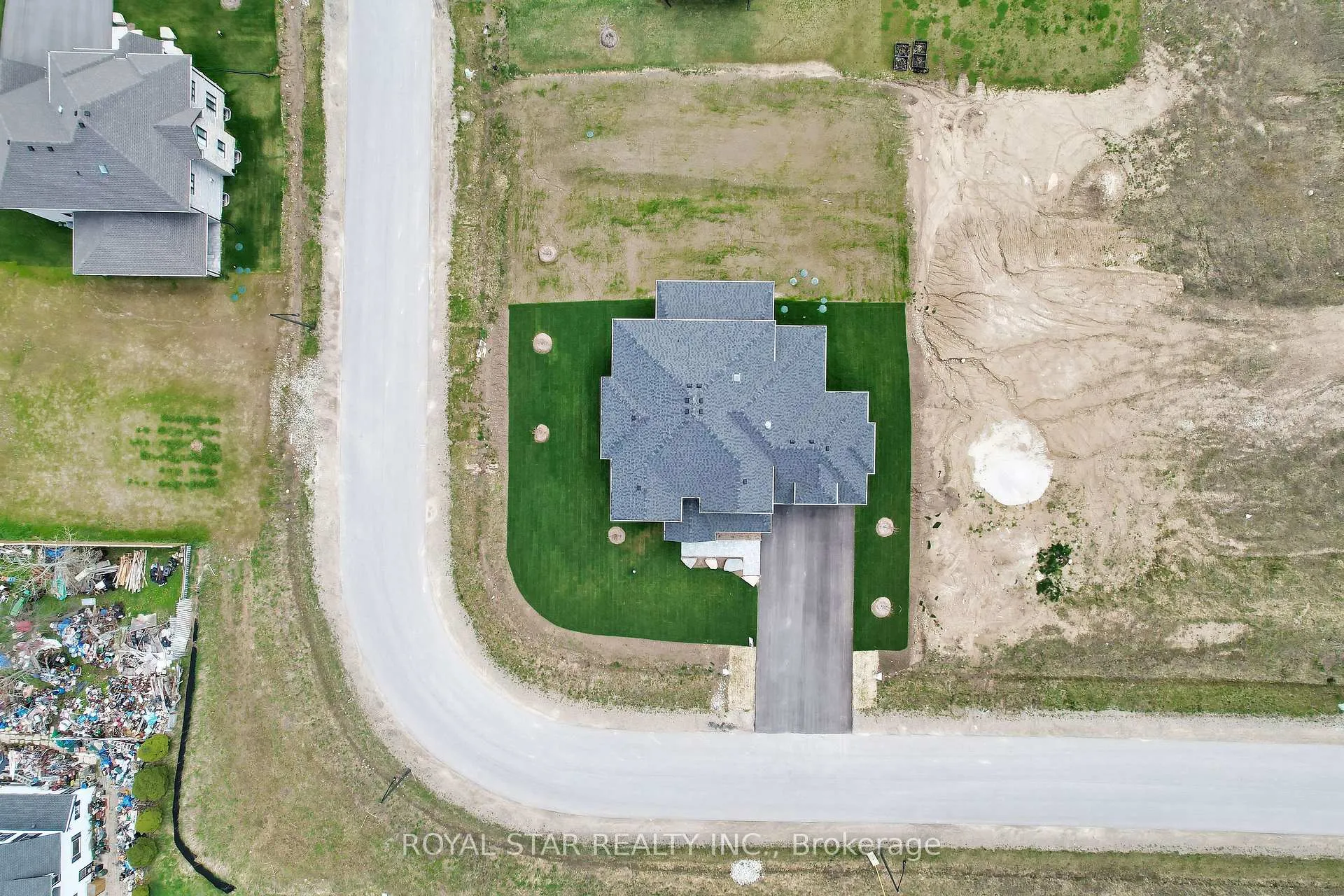 Photo 3 of 38 Charles Currie Crescent, Erin, Rural Erin — HOMEH