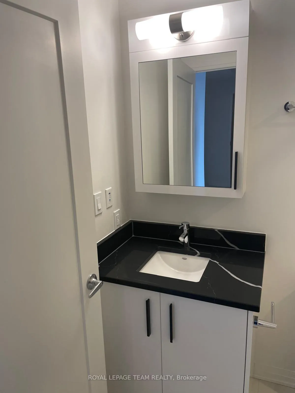 Photo 11 of Unit 2302, 805 Carling Avenue, Ottawa, West Centre Town — HOMEH