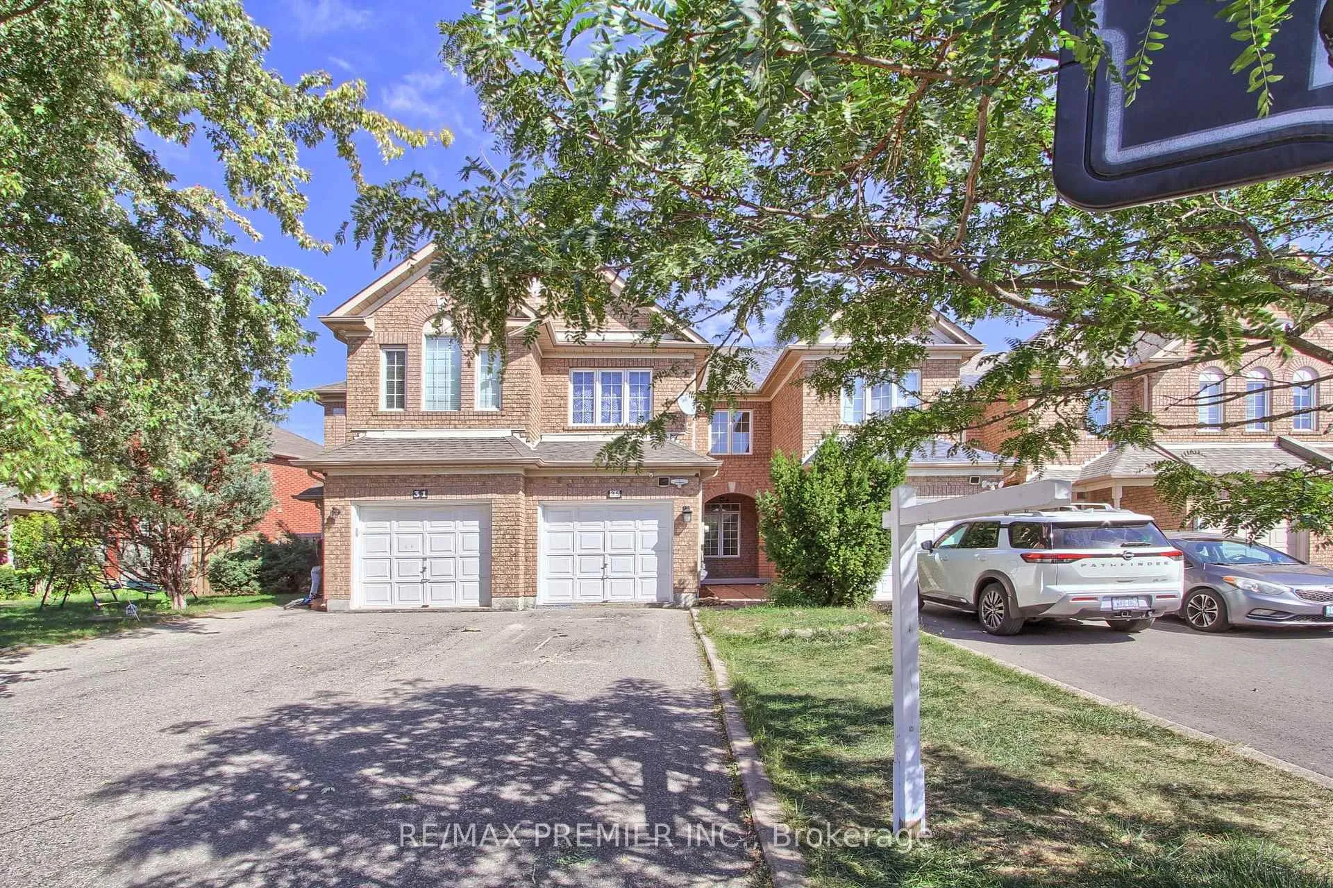 Photo 1 of 35 Craddock Street, Vaughan, Maple — HOMEH