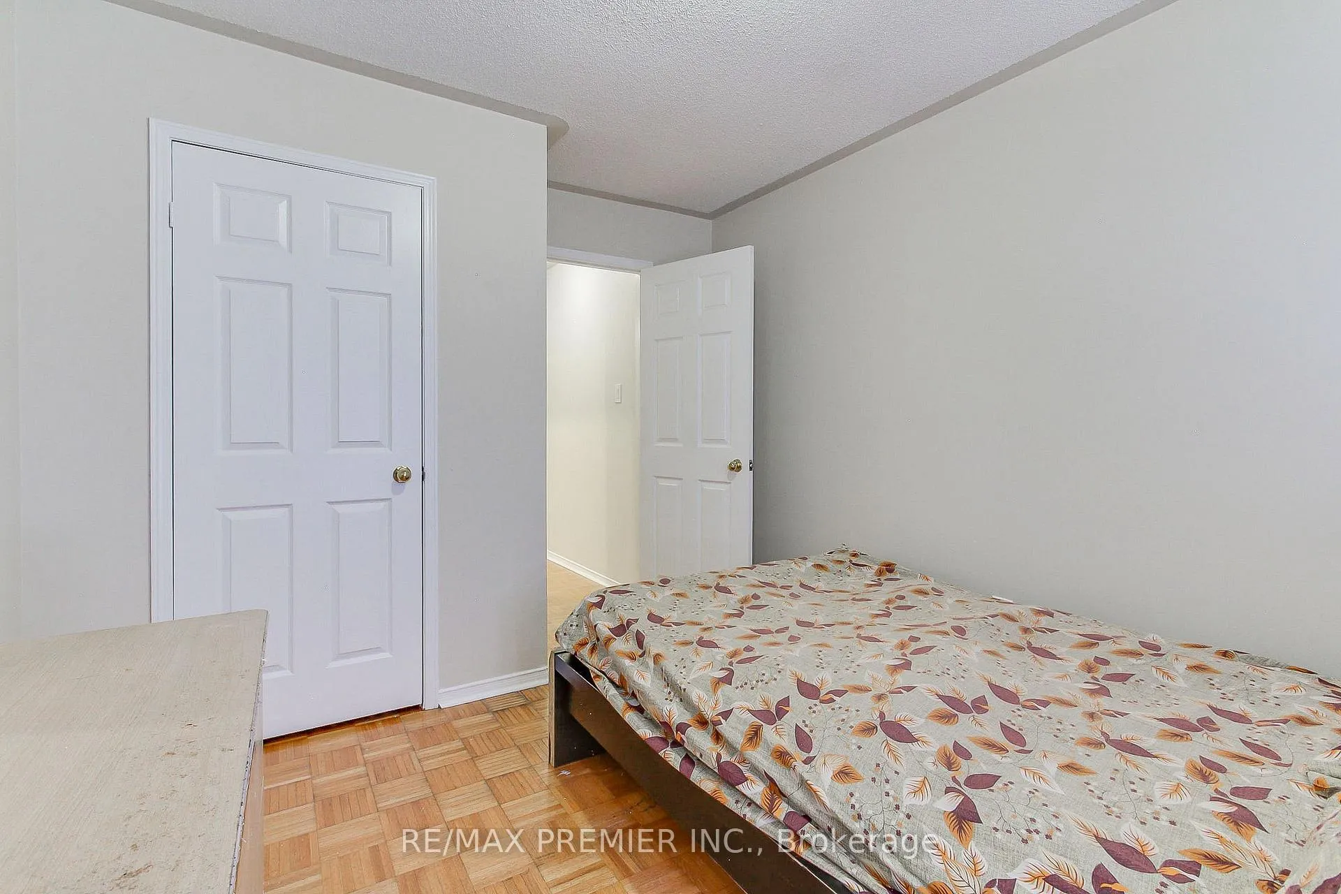 Photo 12 of 35 Craddock Street, Vaughan, Maple — HOMEH